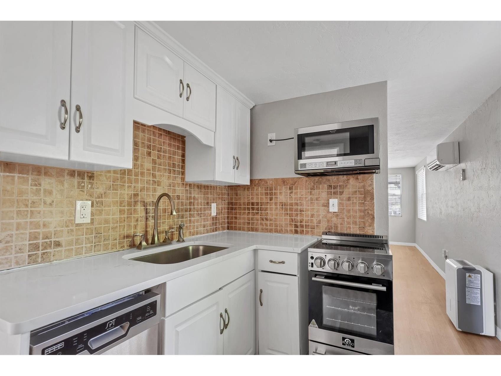 2551 Wilkinson Road Sarasota FL 34231 A4691540 image19
