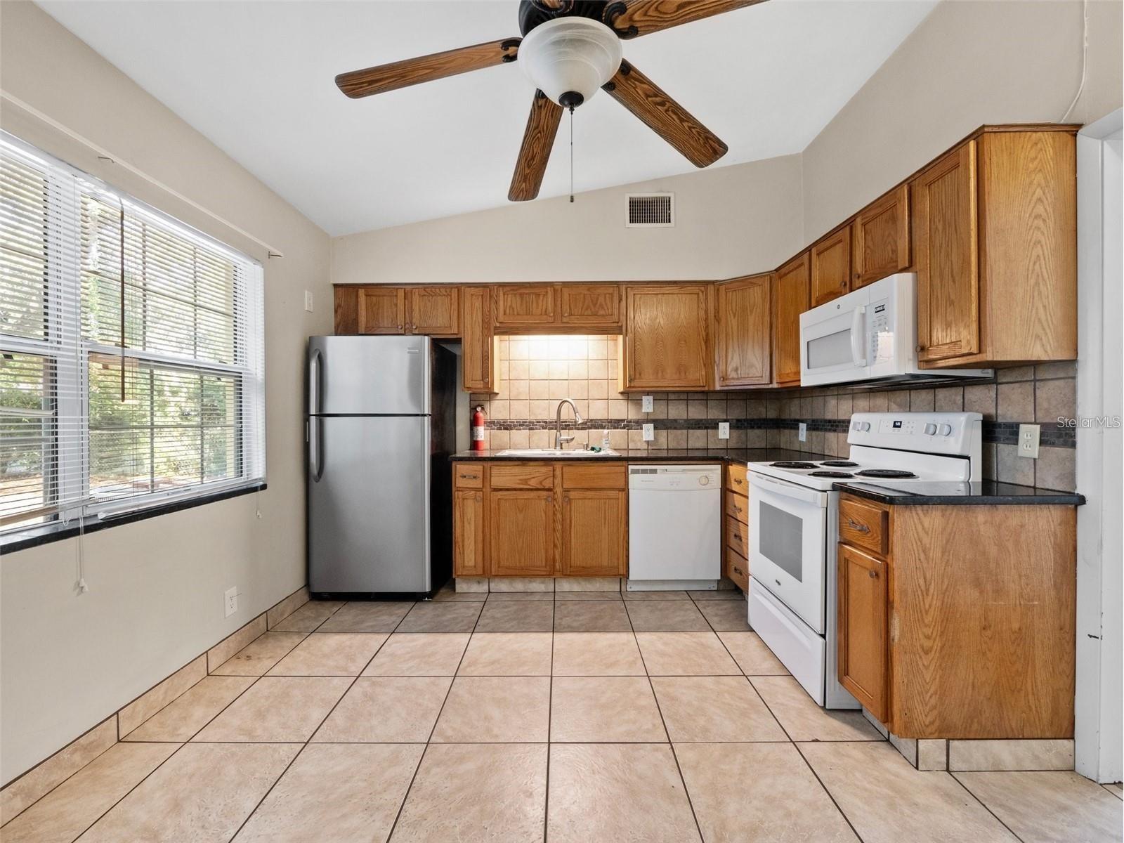 25519 Colmar Avenue Sorrento FL 32776 G5115065 image10