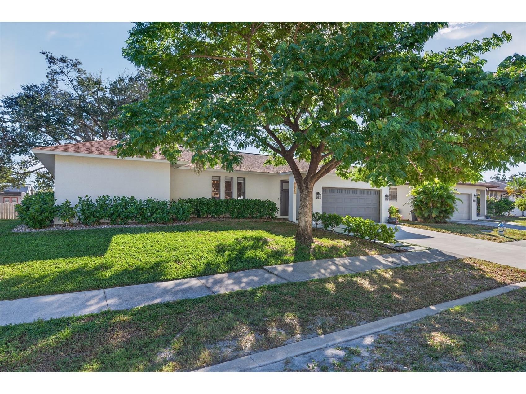 2553 W Scarlet Oak Court Sarasota FL 34232 A4667975 image1