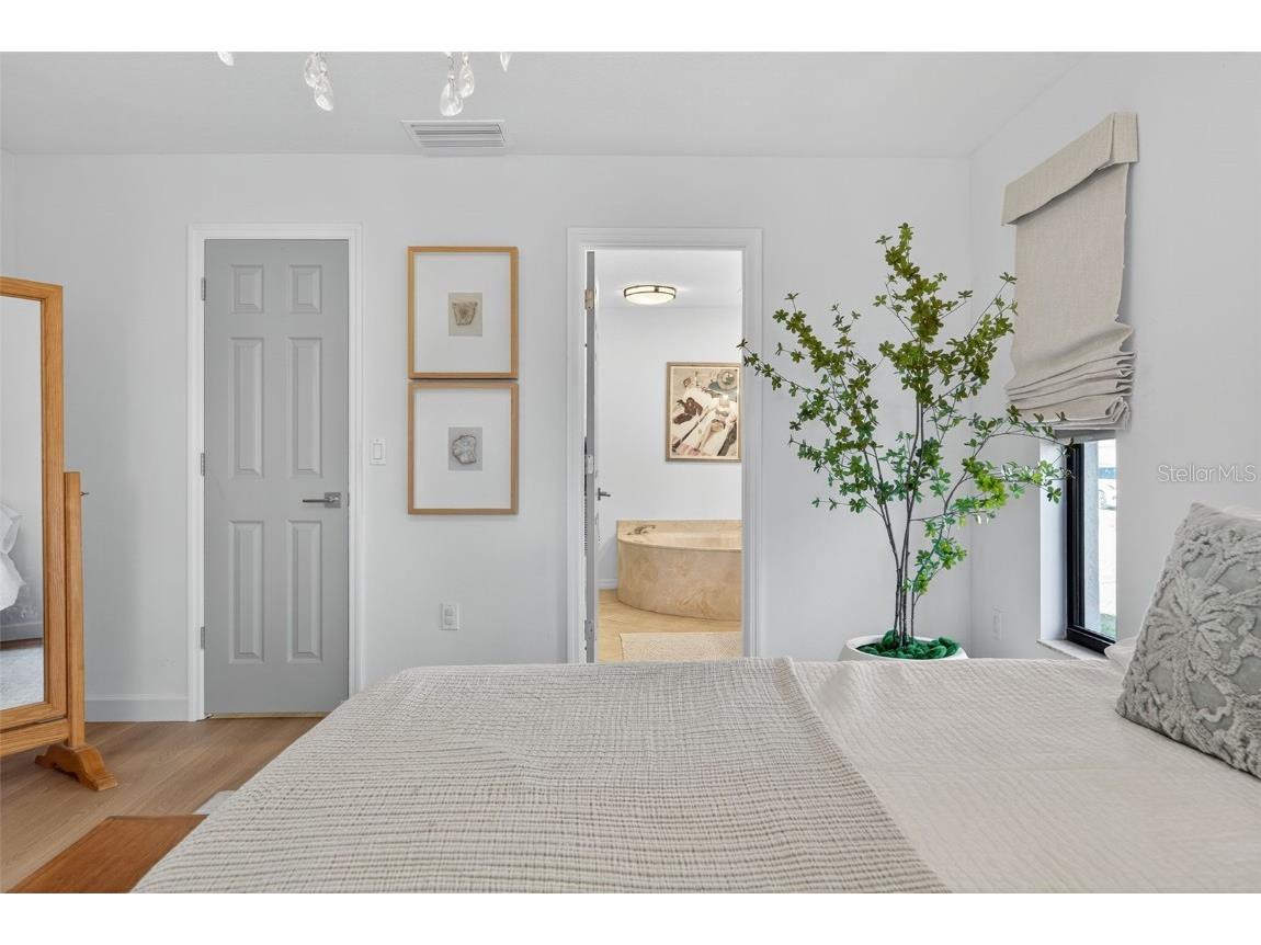 2553 W Scarlet Oak Court Sarasota FL 34232 A4667975 image18