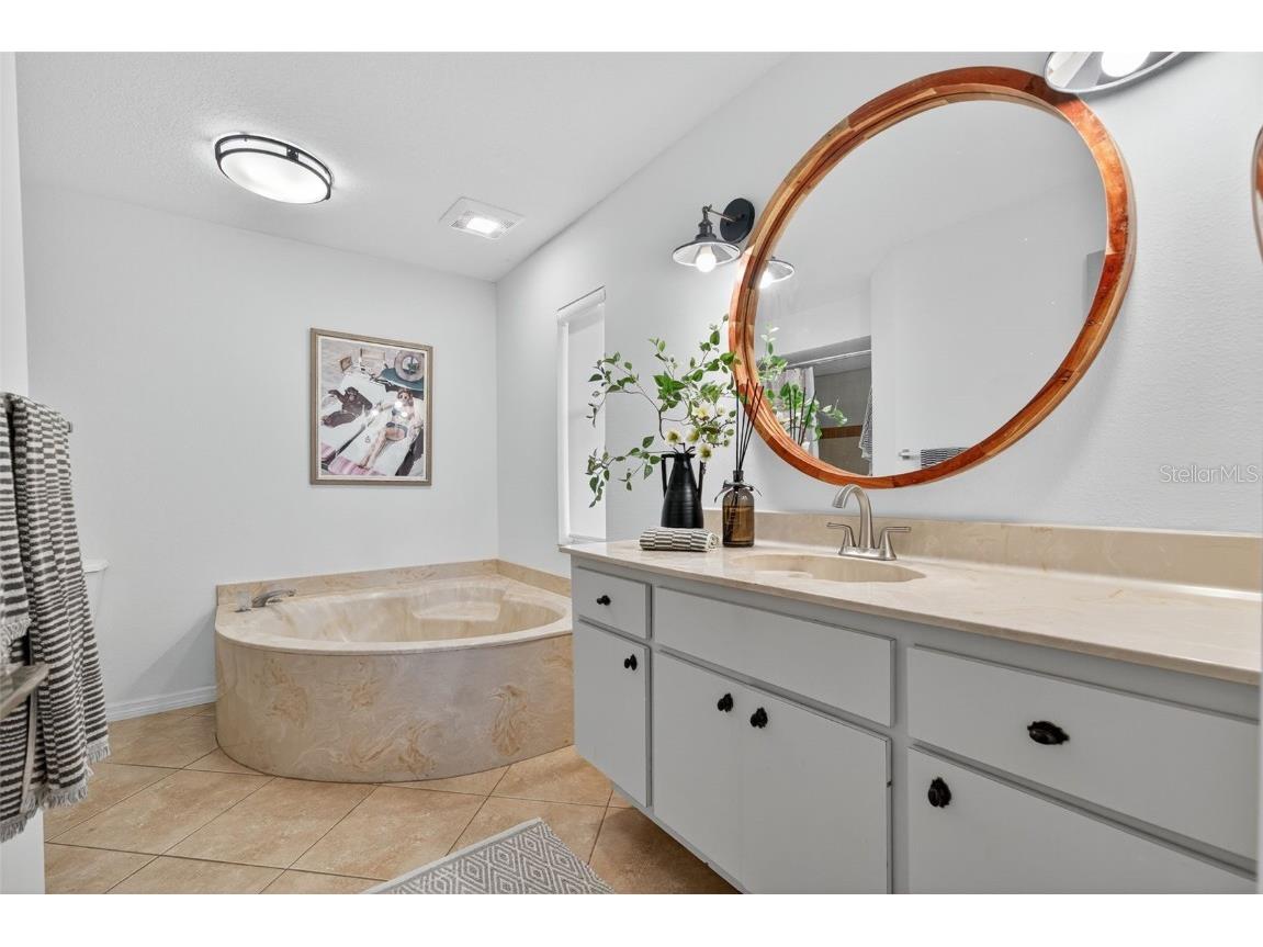 2553 W Scarlet Oak Court Sarasota FL 34232 A4667975 image19