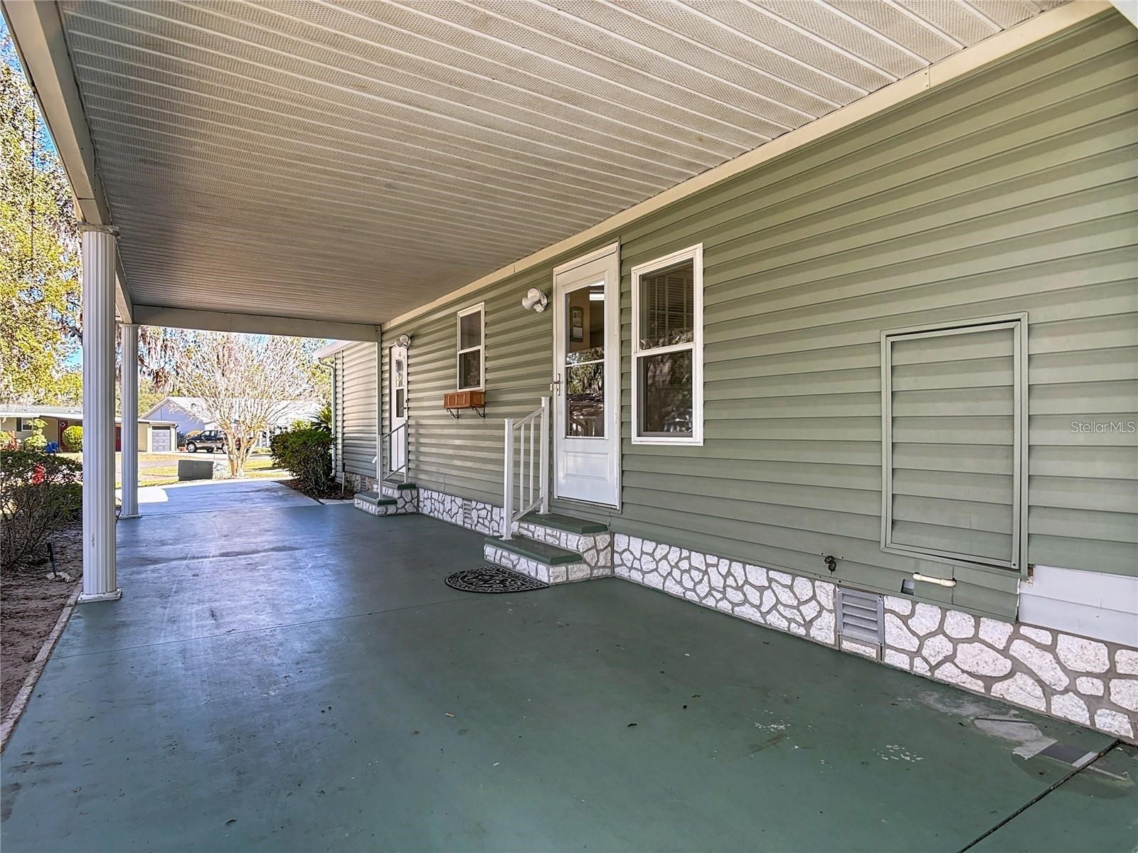25533 Belle Helene Leesburg FL 34748 G5113757 image2