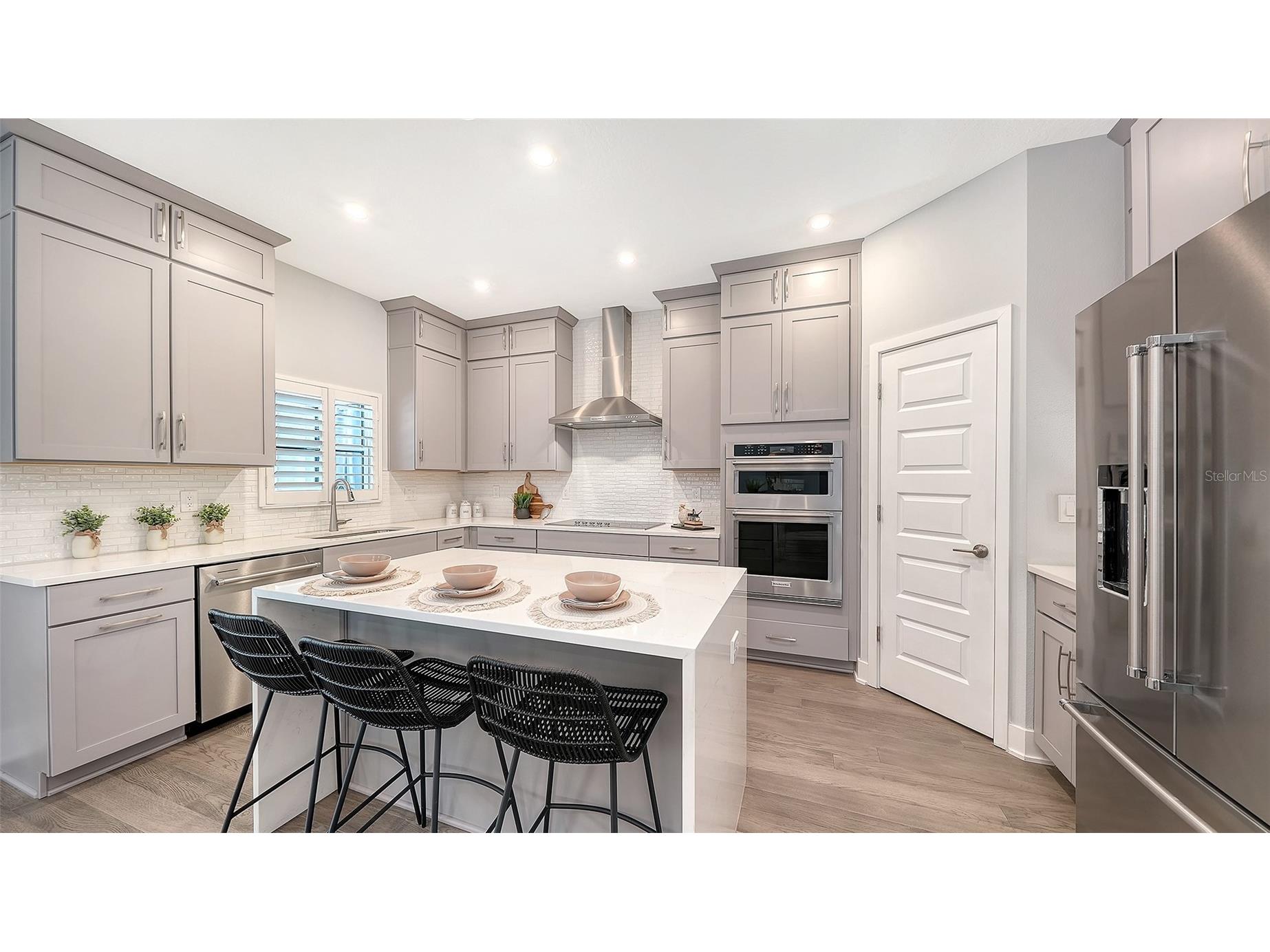 2554 Floyd Street Sarasota FL 34239 A4697988 image13