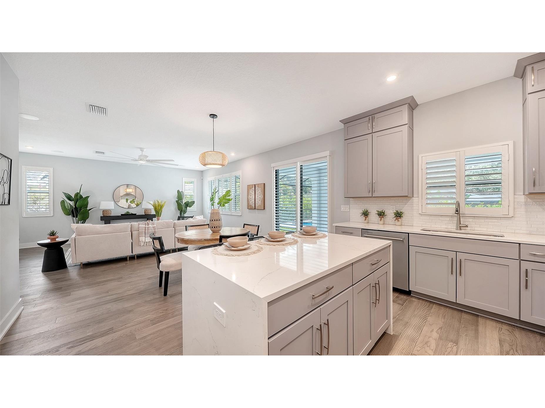 2554 Floyd Street Sarasota FL 34239 A4697988 image14