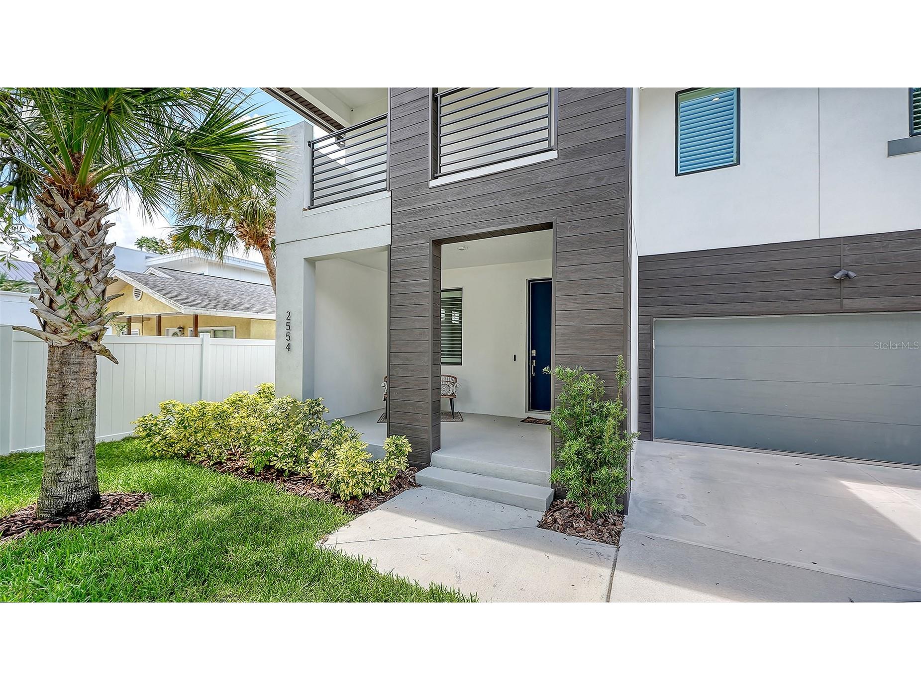 2554 Floyd Street Sarasota FL 34239 A4697988 image2