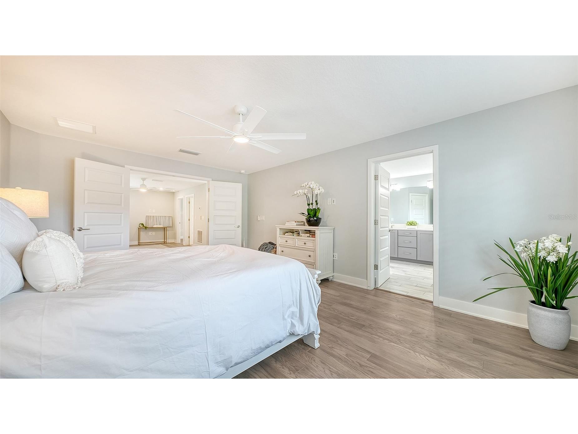 2554 Floyd Street Sarasota FL 34239 A4697988 image23