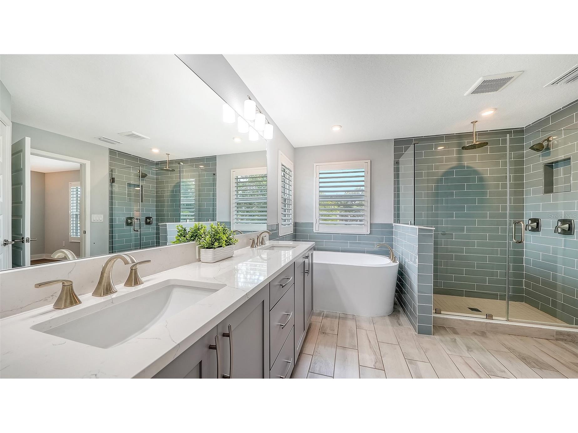 2554 Floyd Street Sarasota FL 34239 A4697988 image25