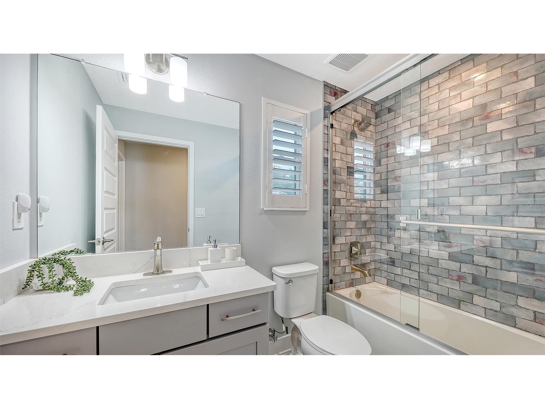 2554 Floyd Street Sarasota FL 34239 A4697988 image28