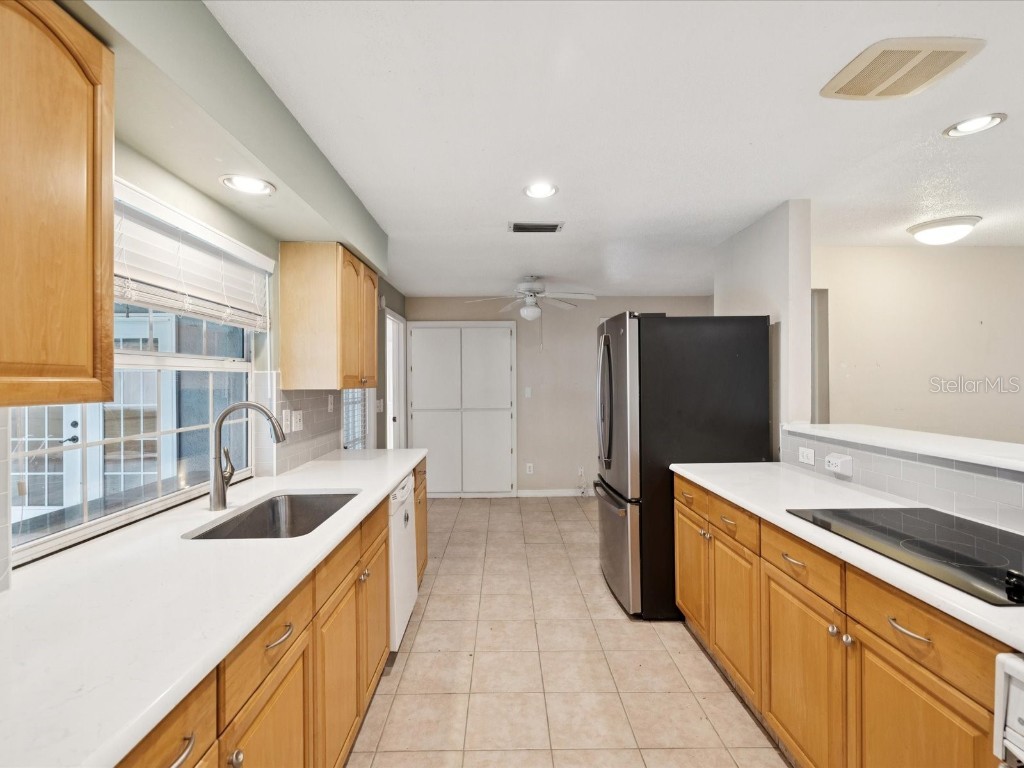 2554 Rolling Oaks Drive Palm Harbor FL 34683 OM708416 image15