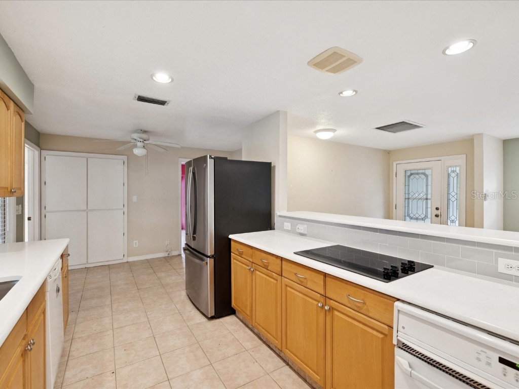 2554 Rolling Oaks Drive Palm Harbor FL 34683 OM708416 image16