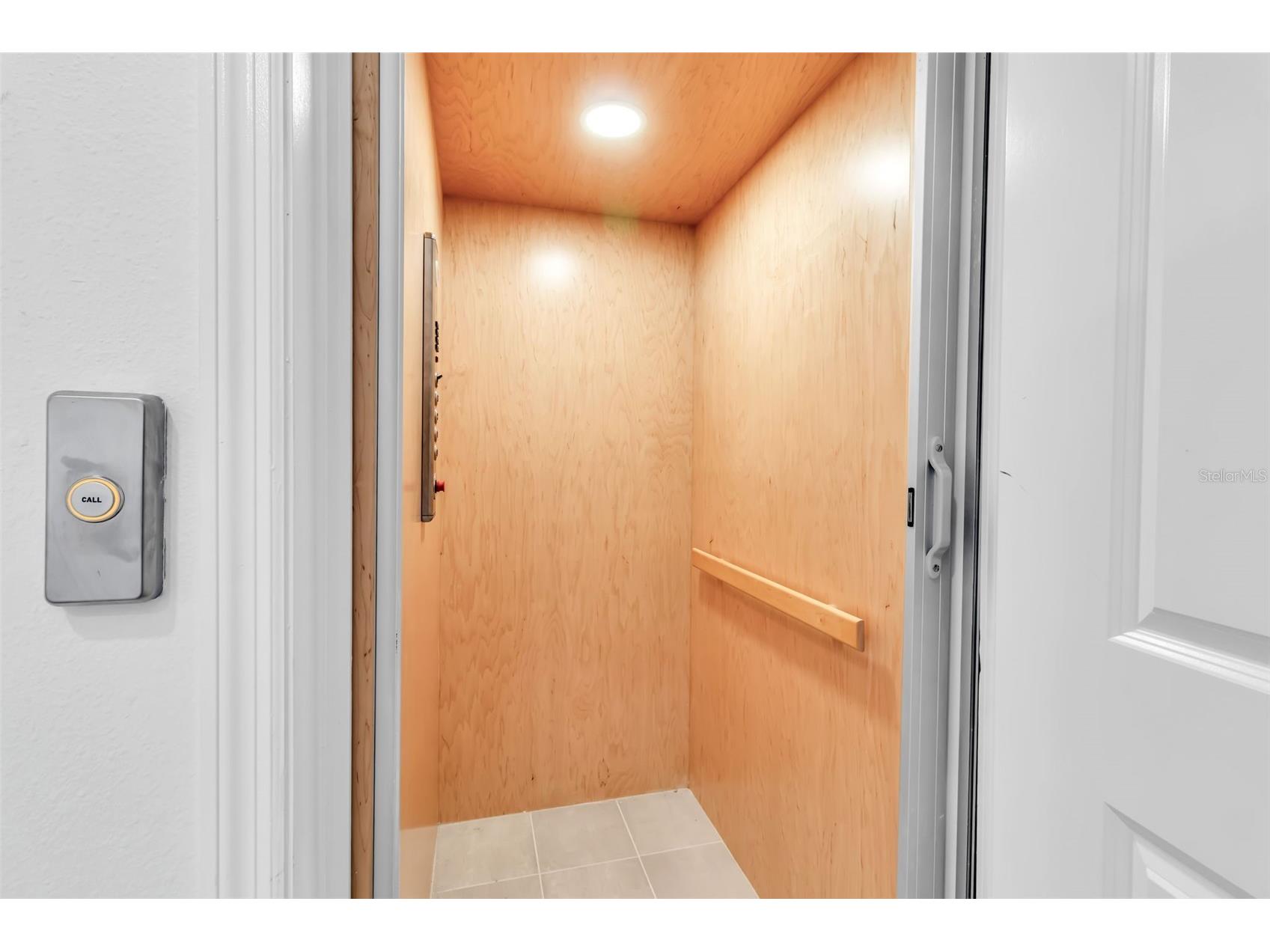 2554 Ruffing Court Sarasota FL 34237 A4686547 image8