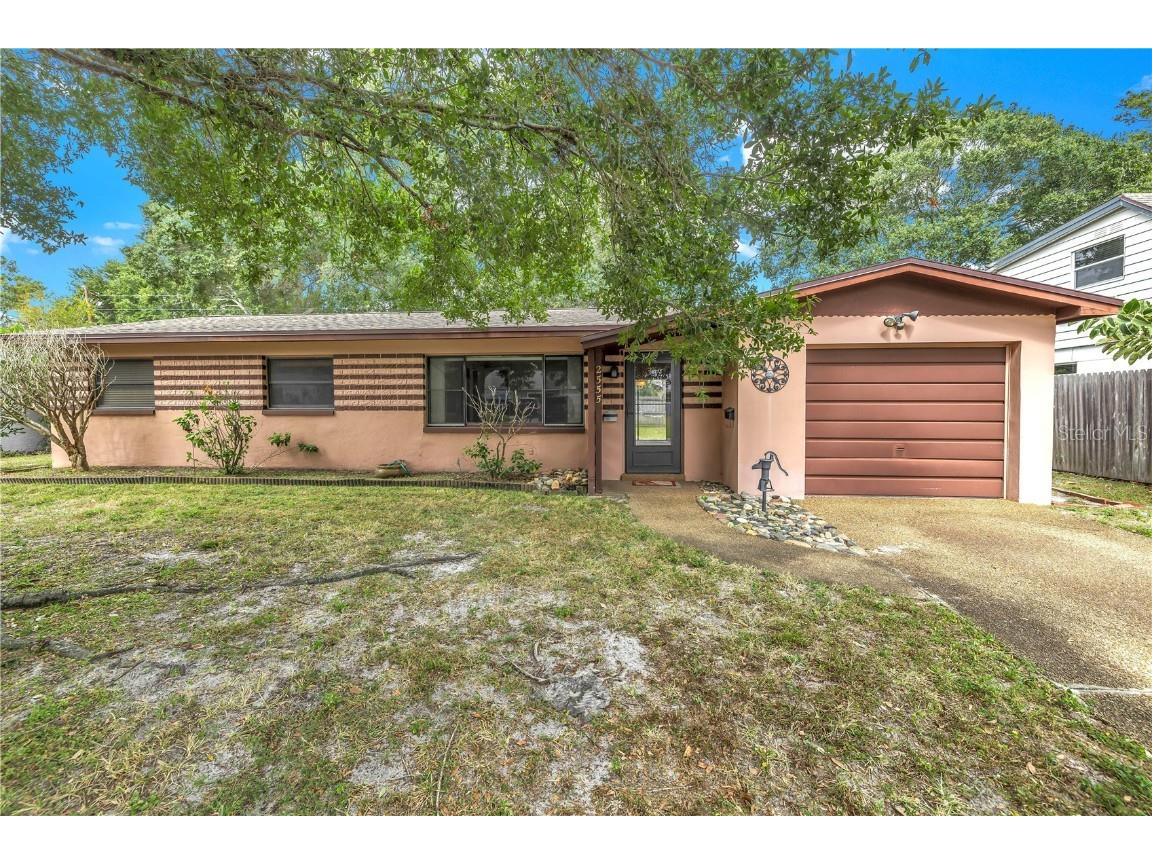 2555 64th Place N Saint Petersburg FL 33702 U8218840 image1