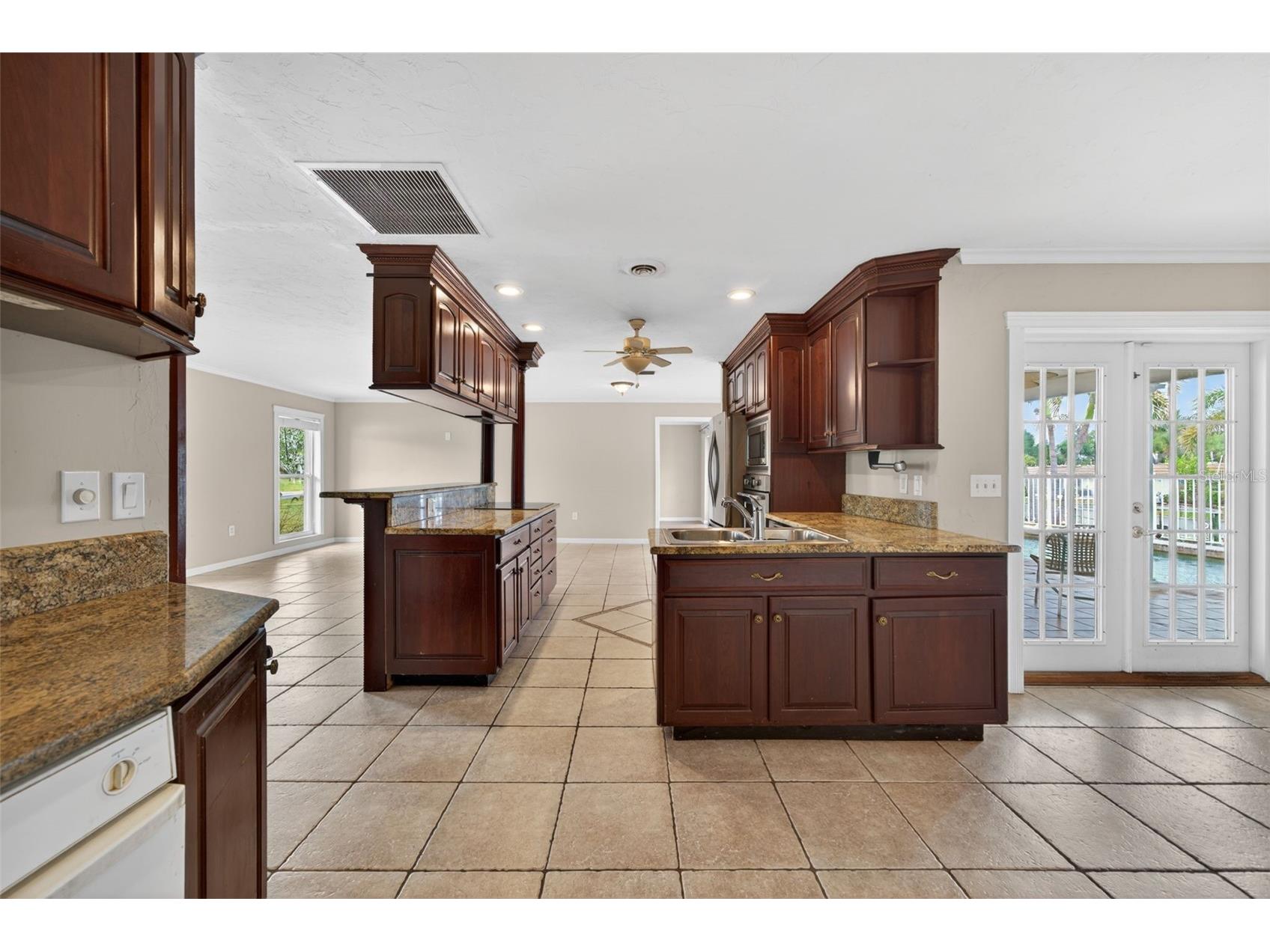 2555 Constitution Boulevard Sarasota FL 34231 - PHILIPPI CREEK A4692843 image10