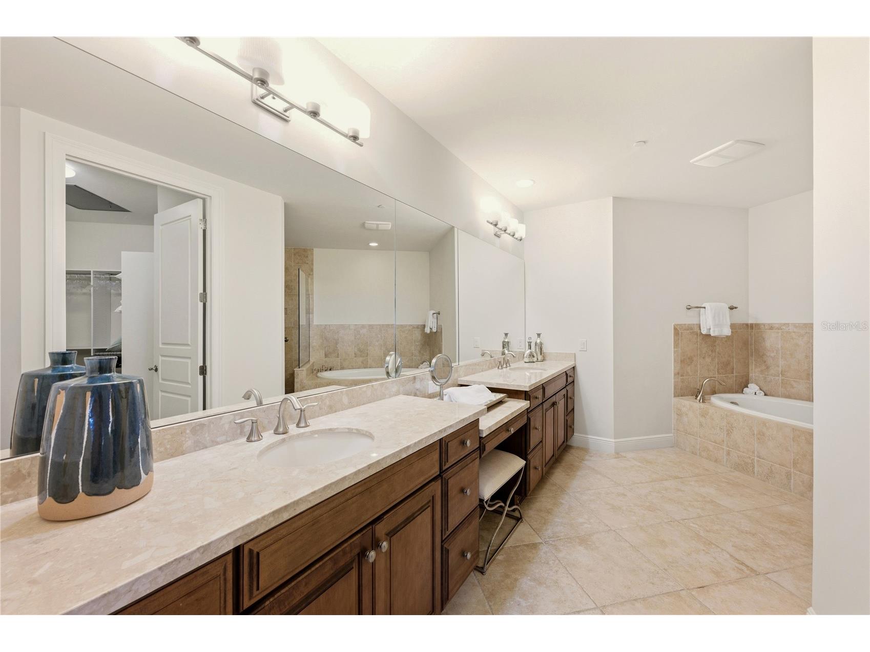 2555 Marquesa Royale Lane #PH 302 Naples FL 34109 A4691619 image30