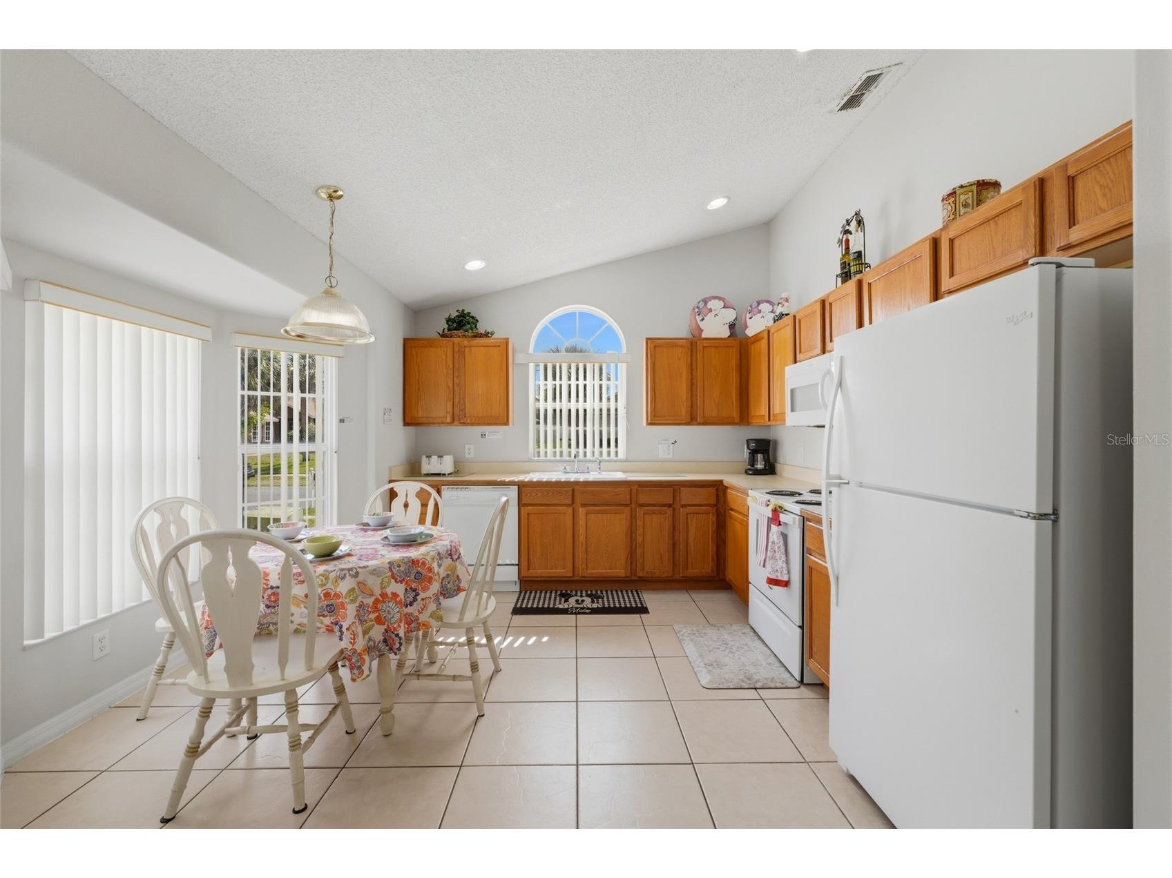 2555 Oneida Loop Kissimmee FL 34747 O6390689 image8