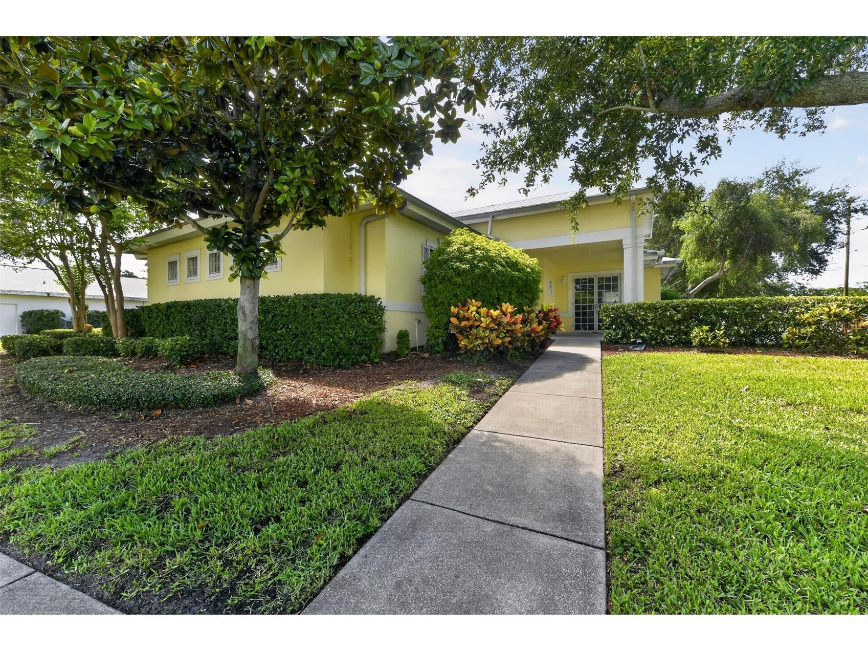 2555 Pinellas Point Drive S Saint Petersburg FL 33706 TB8524980 image1