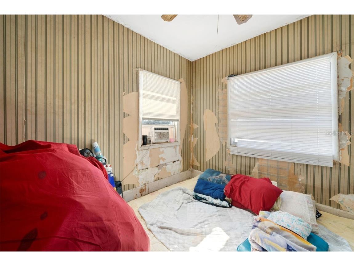 2555 Queen St S Saint Petersburg FL 33712 TB8450409 image18