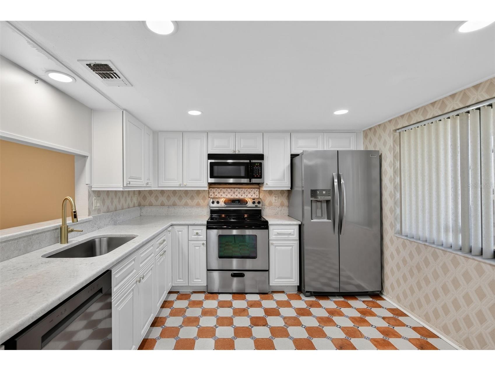 2555 Royal Pines Circle #15A Clearwater FL 33763 TB8419423 image3