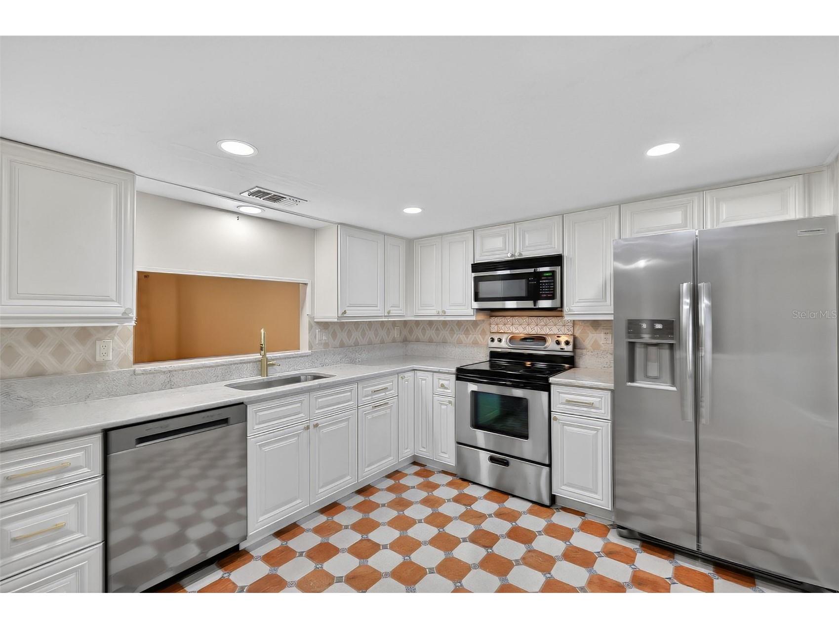 2555 Royal Pines Circle #15A Clearwater FL 33763 TB8419423 image5