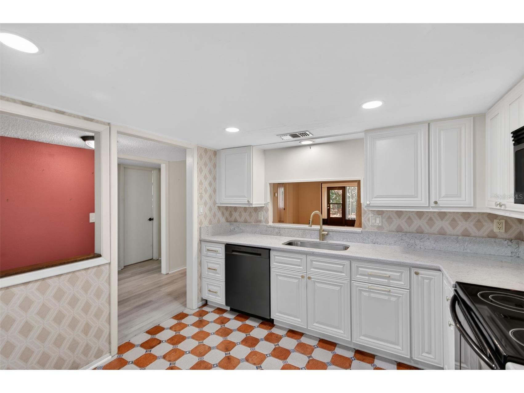 2555 Royal Pines Circle #15A Clearwater FL 33763 TB8419423 image6