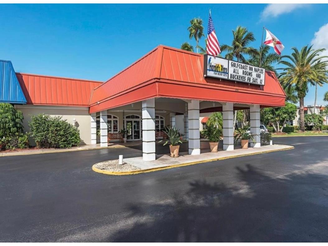 2555 Tamiami Trl N #128 Naples FL 34103 A4585750 image1