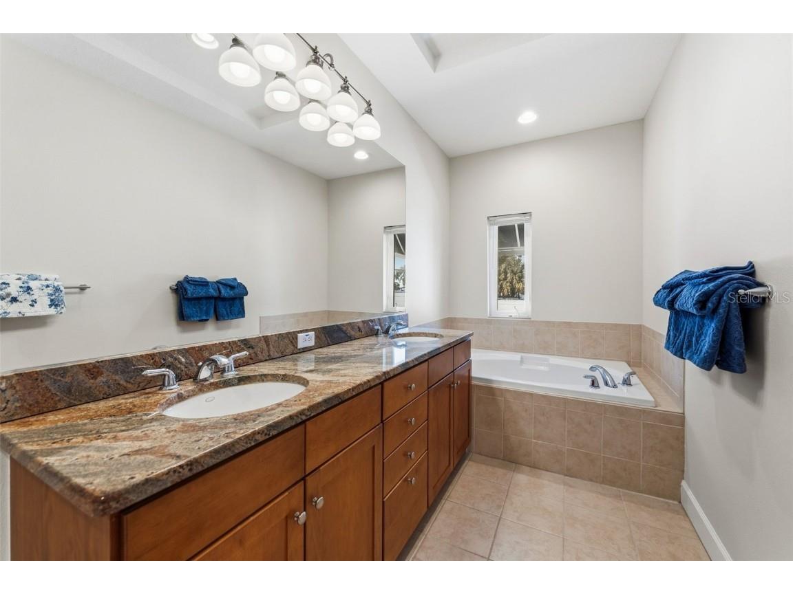 2555 W Platt Street Tampa FL 33609 TB8444819 image21