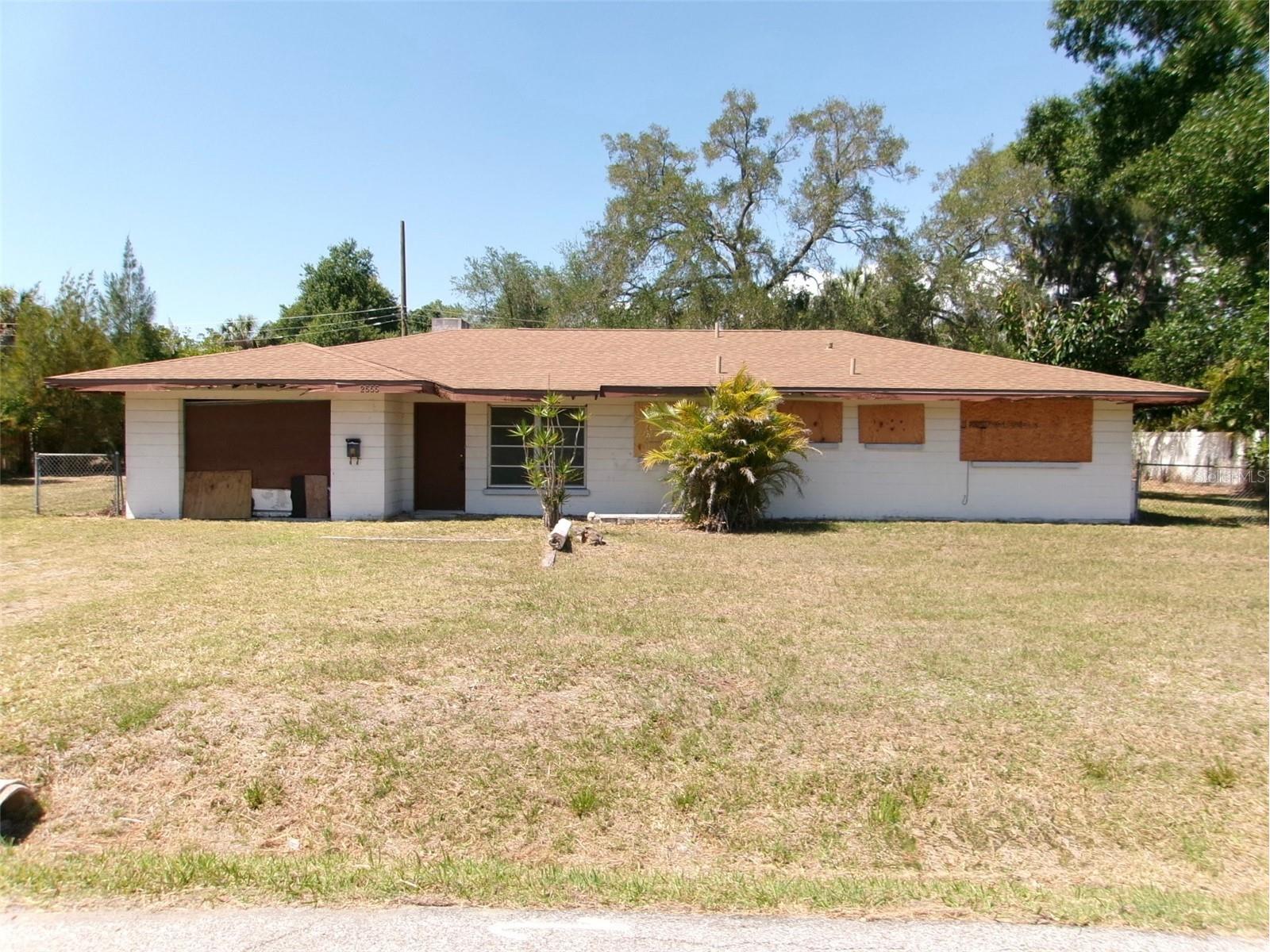 2555 Wood Street Sarasota FL 34237 C7525514 image1