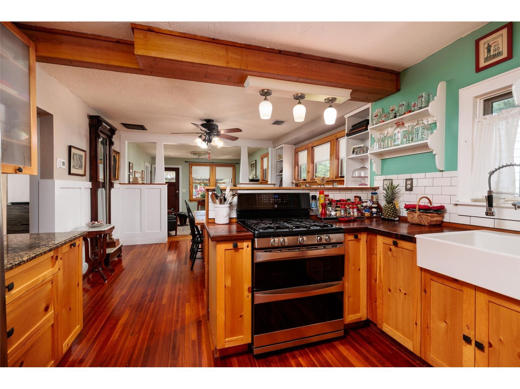 2557 16th Avenue N Saint Petersburg FL 33713 TB8504745 image12