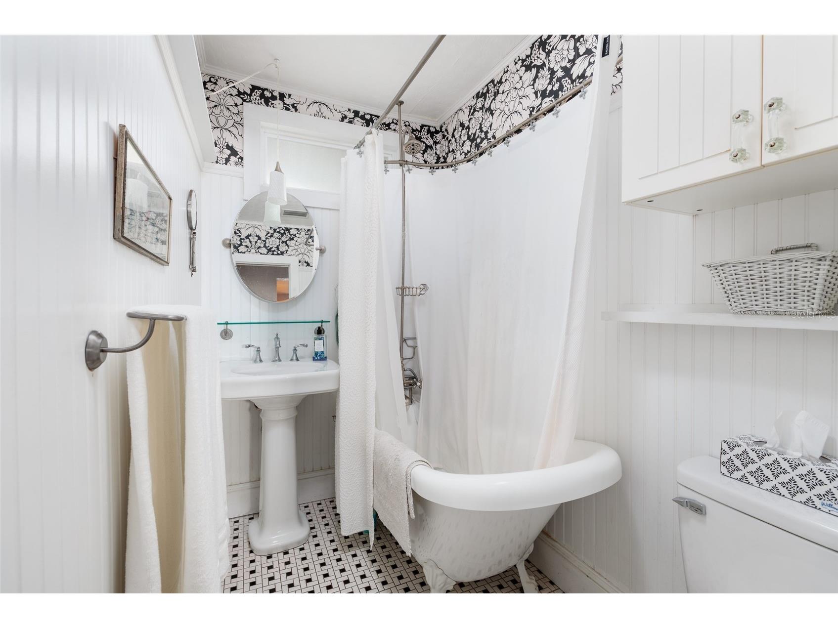 2557 16th Avenue N Saint Petersburg FL 33713 TB8504745 image19