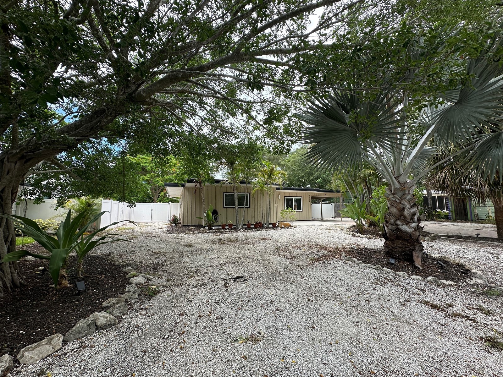 2559 E Paulstan Court Sarasota FL 34237 A4696590 image5