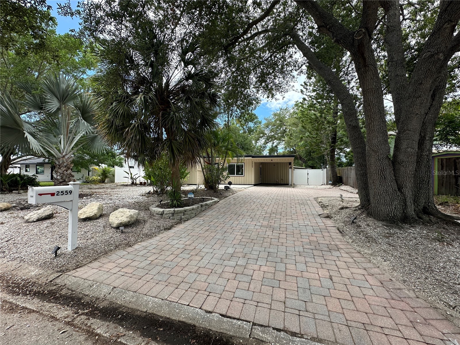 2559 E Paulstan Court Sarasota FL 34237 A4696590 image6