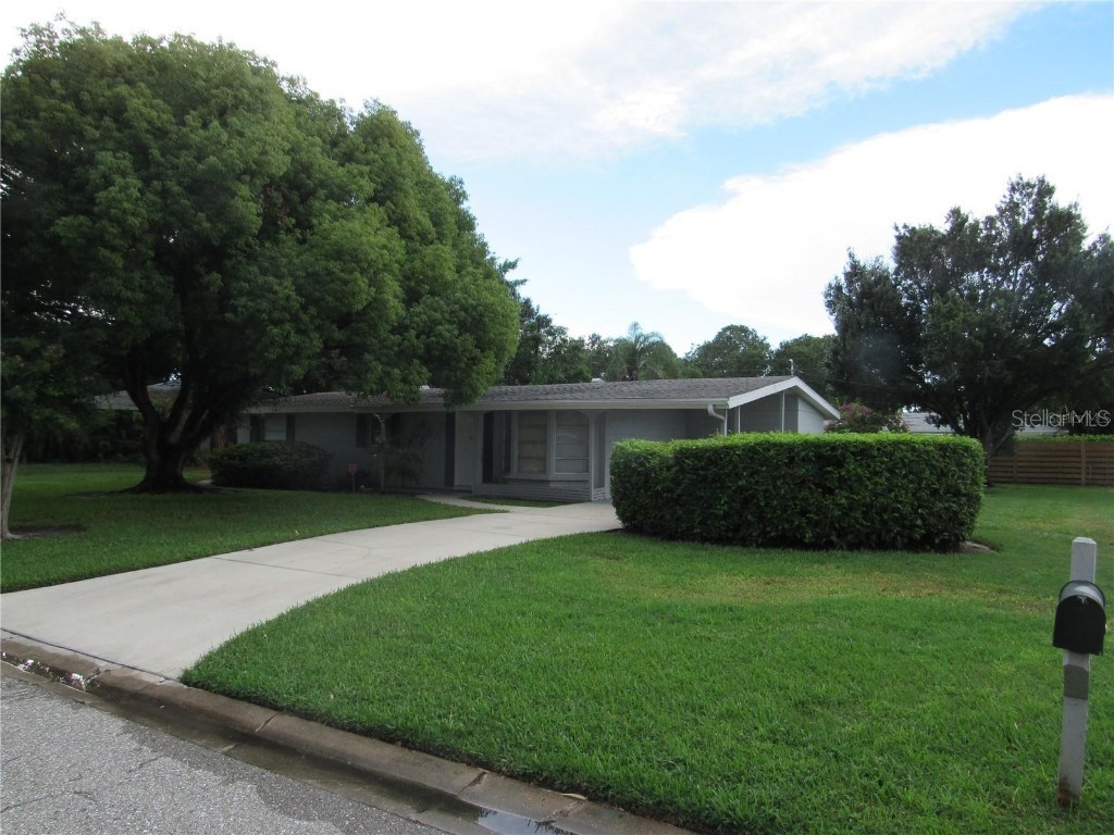 2559 Jefferson Circle Sarasota FL 34239 A4617242 image1