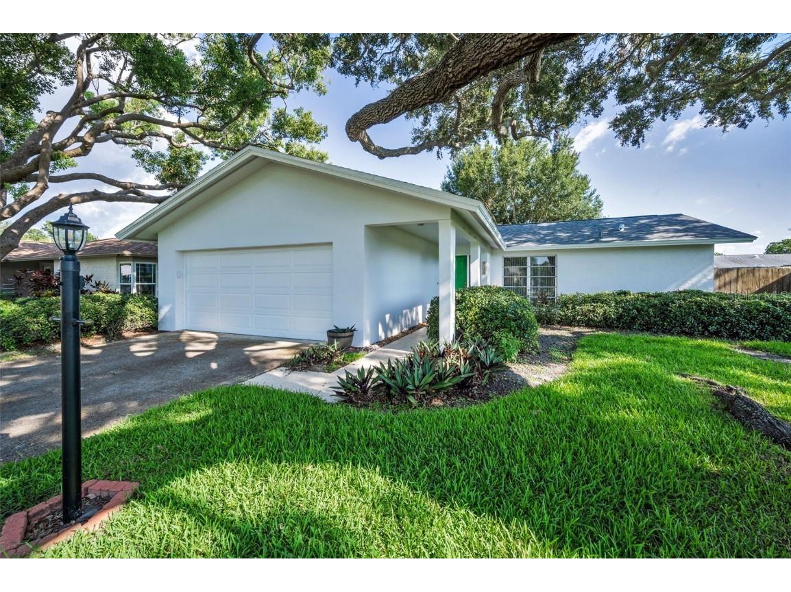2559 Redwood Circle Clearwater FL 33763 TB8400275 image1