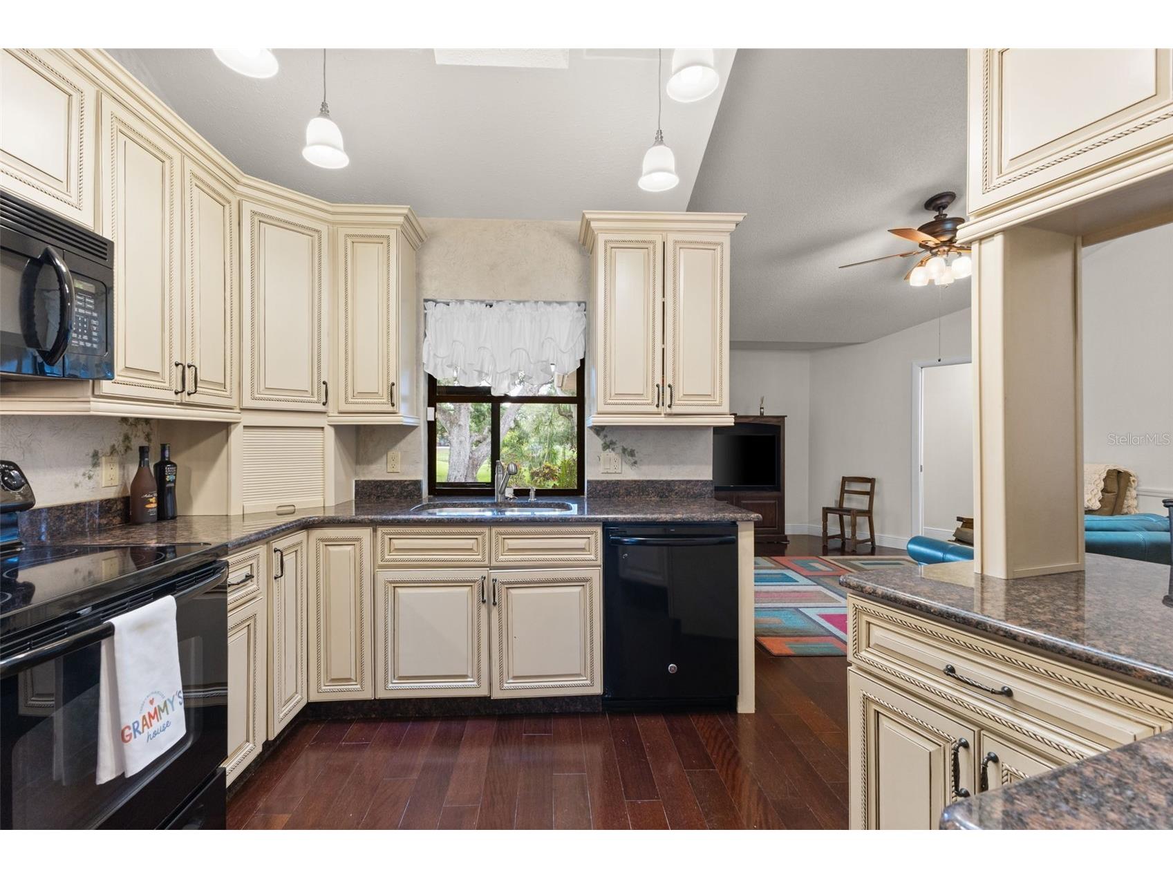 2559 Wood Oak Drive Sarasota FL 34232 A4656548 image10