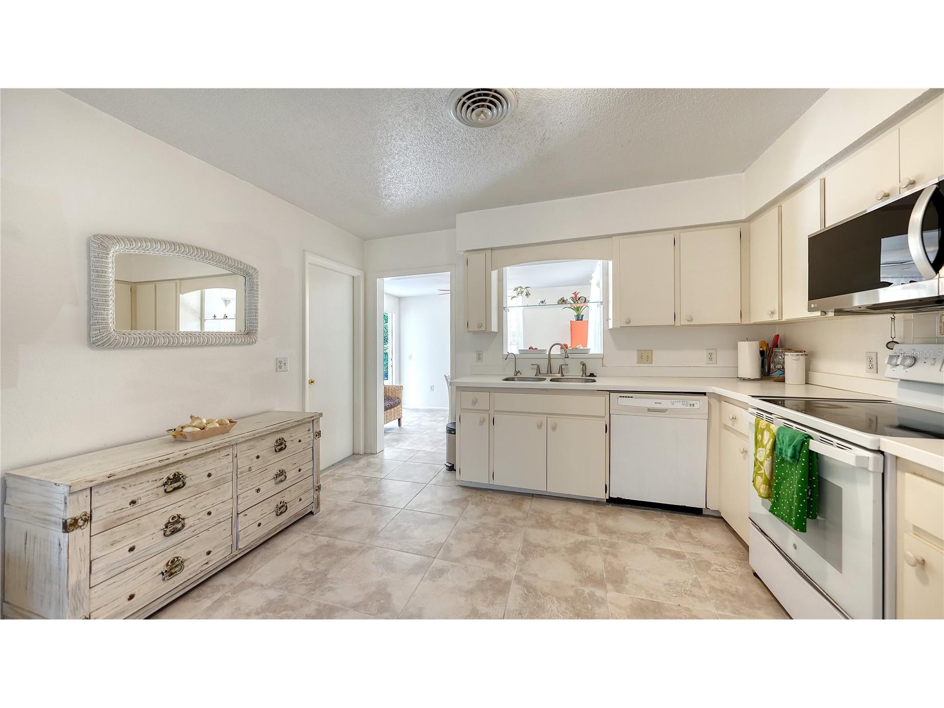256 Eider Road Venice FL 34293 A4688211 image11