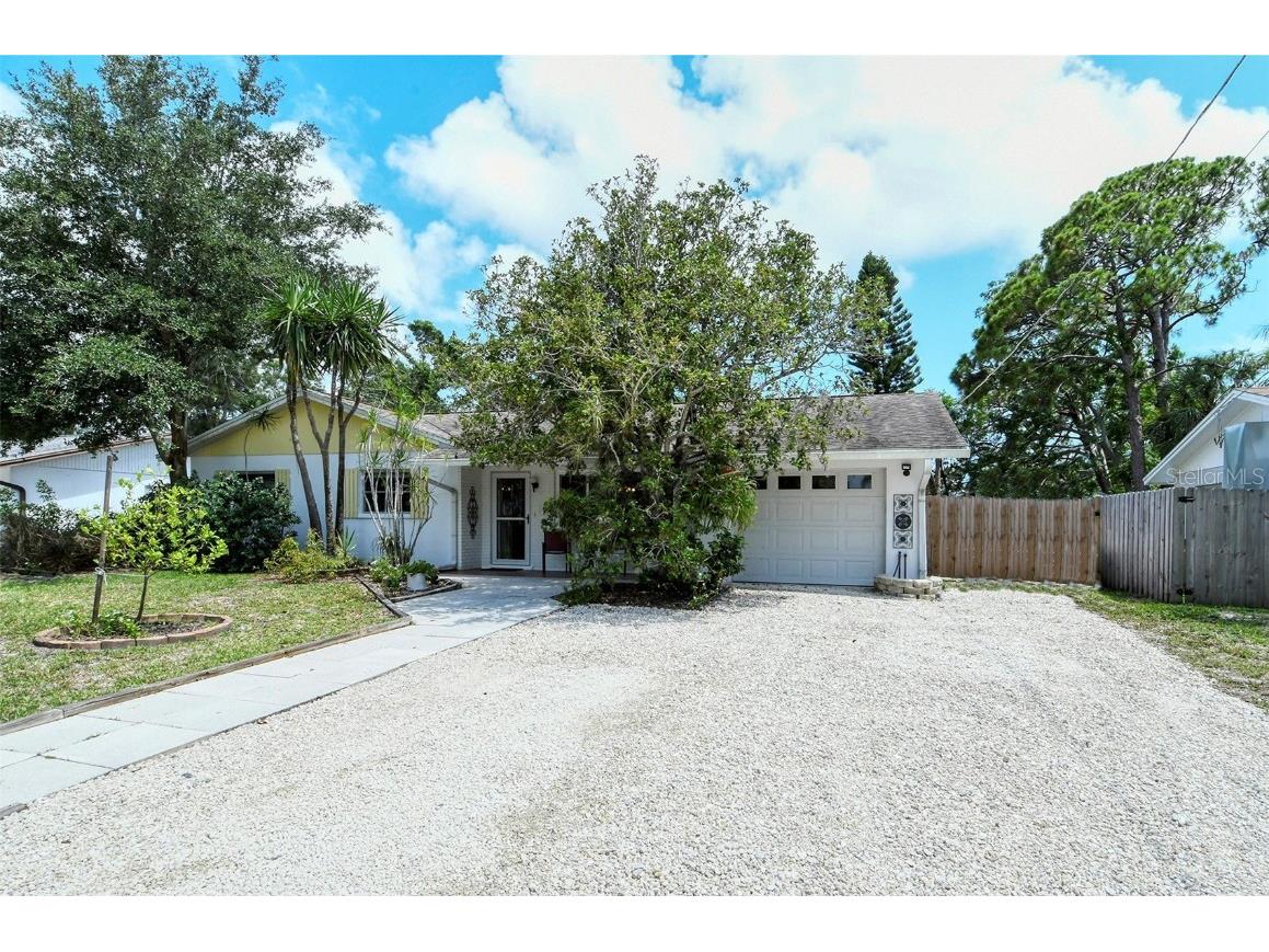 2560 Arapaho Street Sarasota FL 34231 A4573436 image1