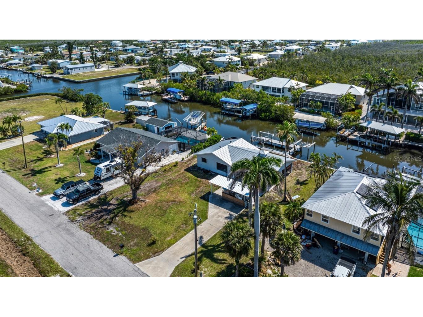 2560 Baybreeze Street Saint James City FL 33956 - PHILIPS CANAL C7508610 image8