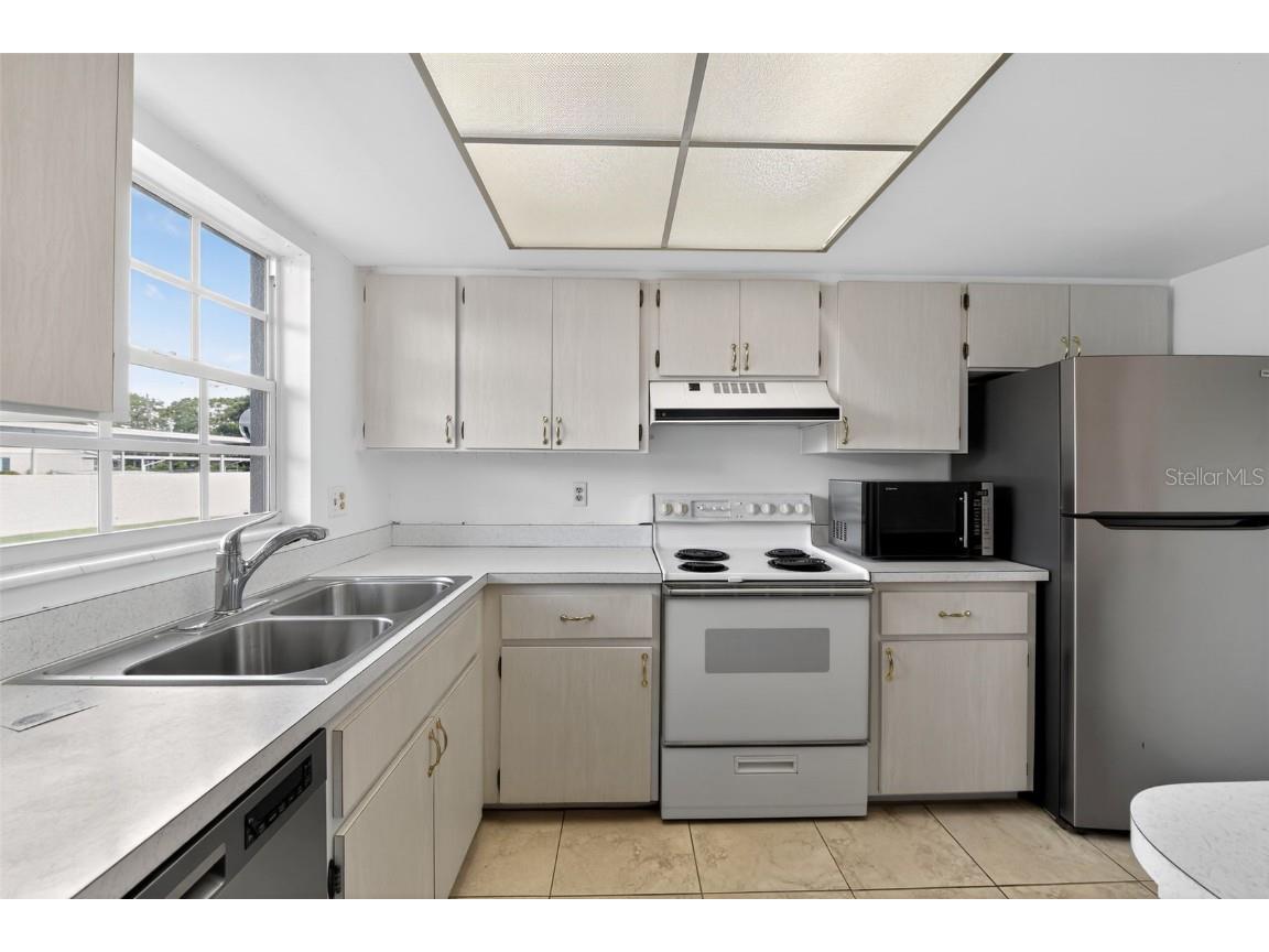 2560 Golf Course Drive #507 Sarasota FL 34234 O6336452 image4