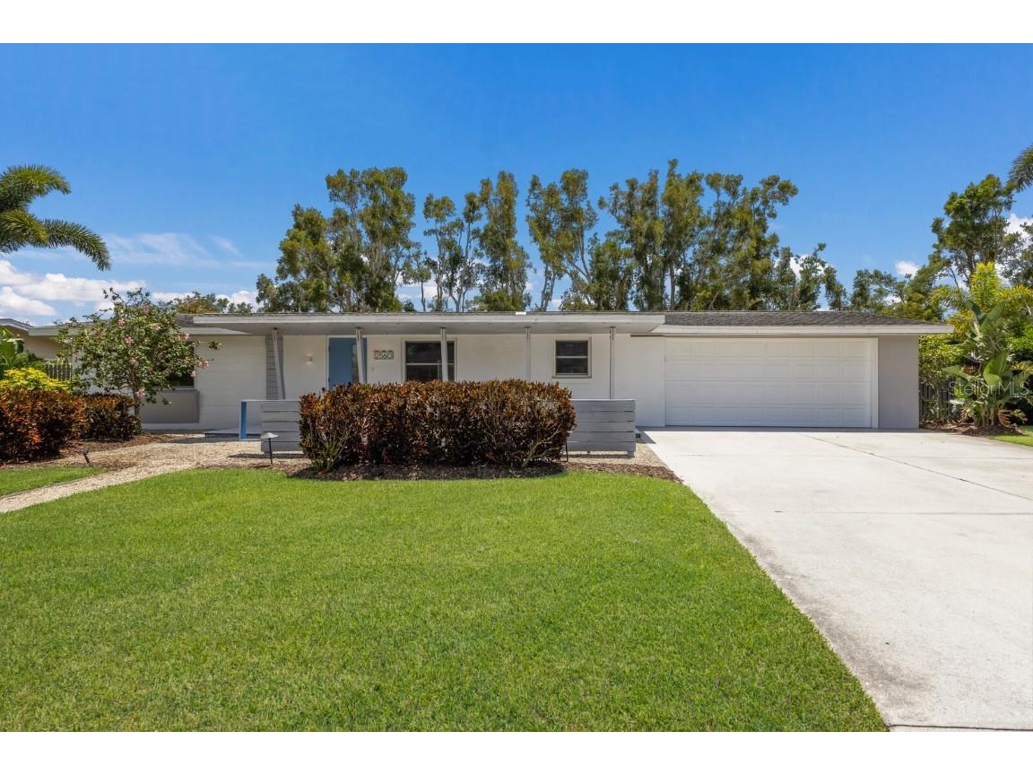 2560 Sunnyside Street Sarasota FL 34239 A4650257 image1