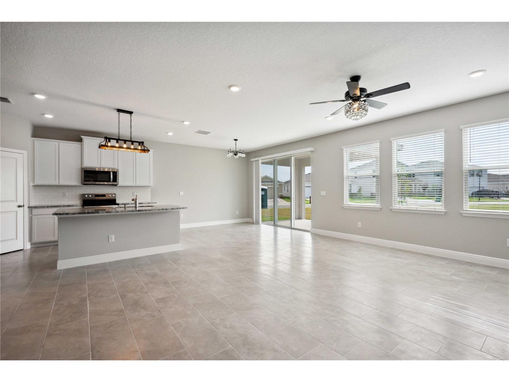 2560 Warren Acres Boulevard Wesley Chapel FL 33543 TB8514433 image5