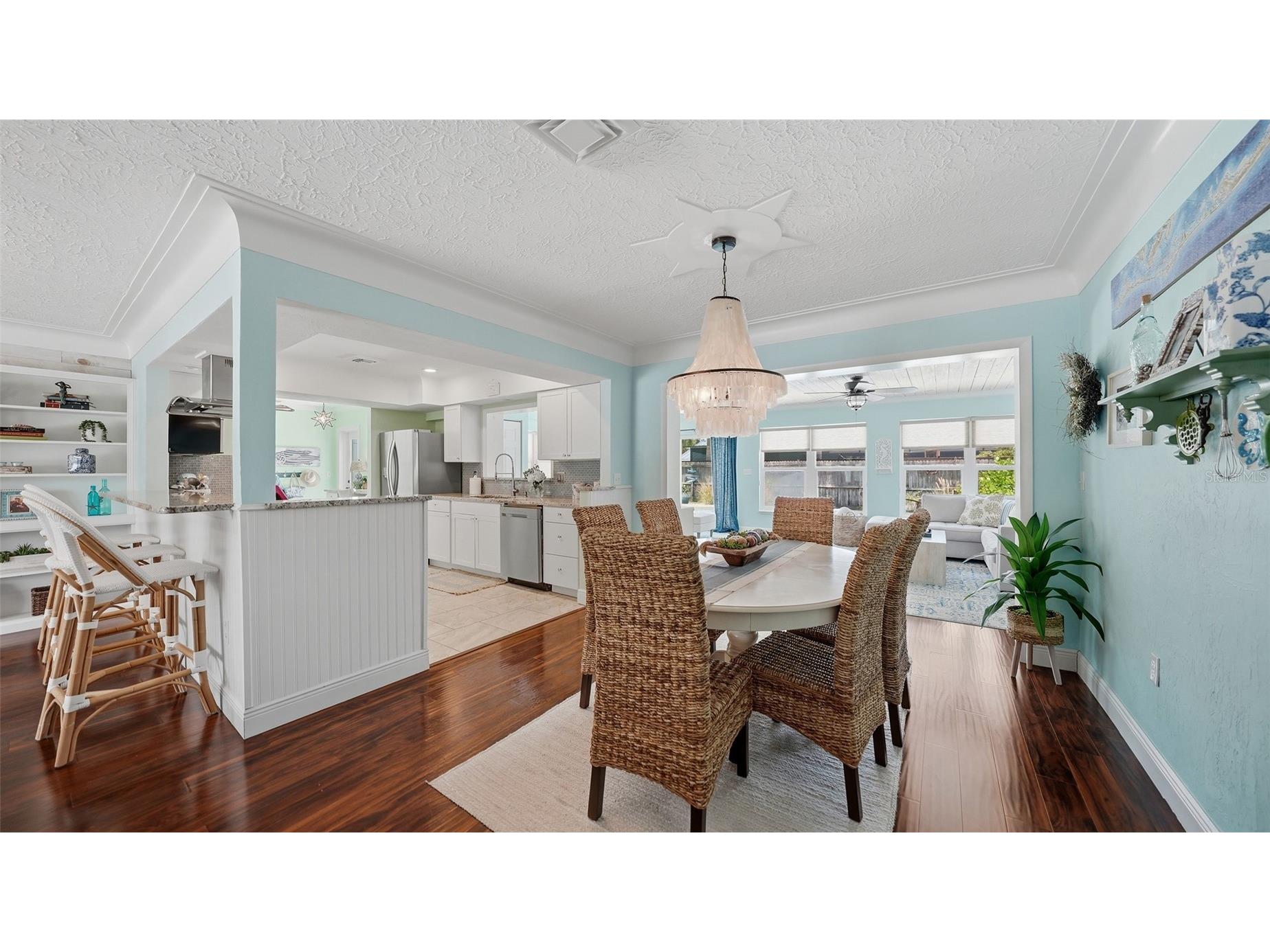 2561 Sunnyside Street Sarasota FL 34239 A4694467 image10