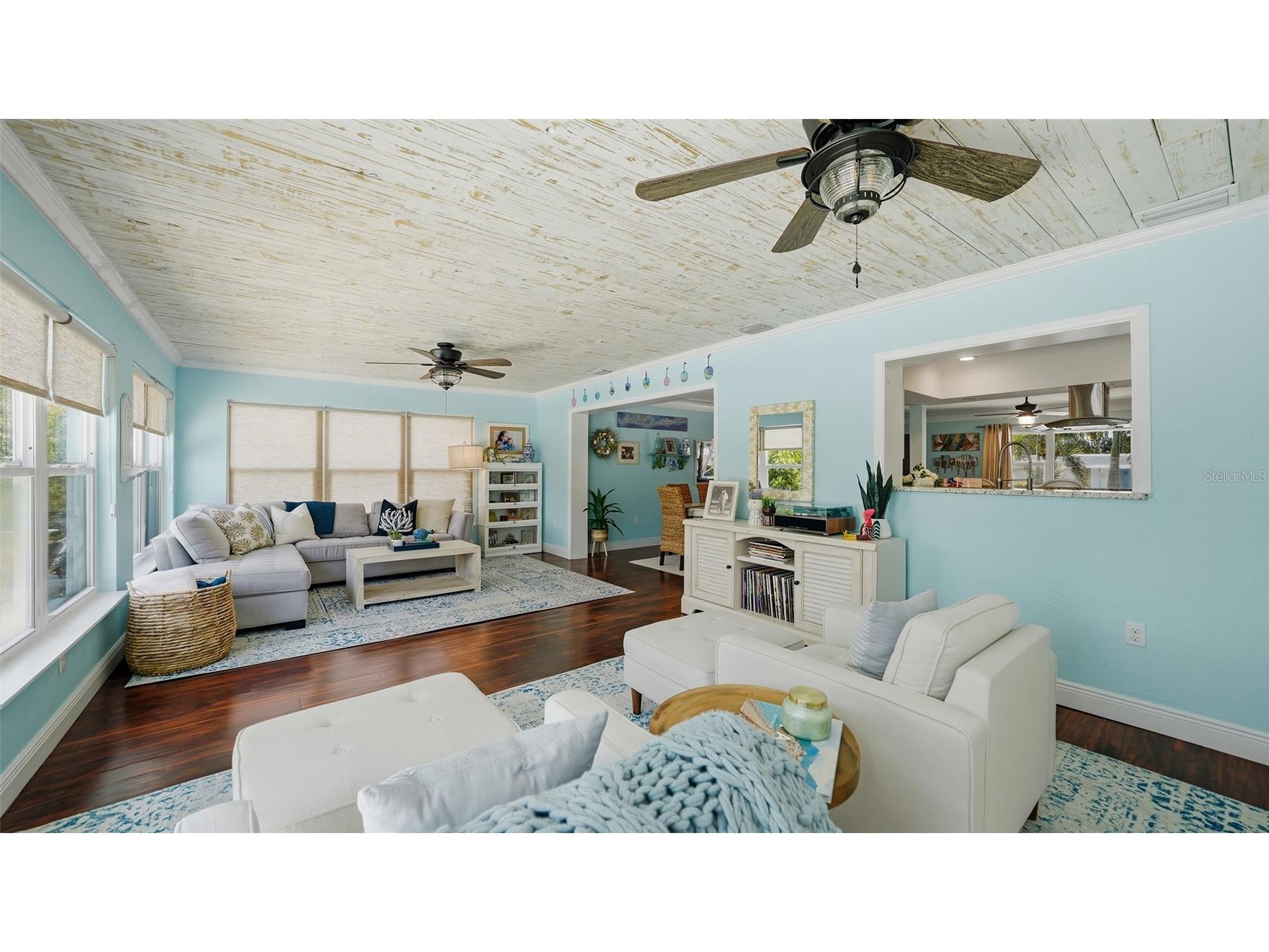 2561 Sunnyside Street Sarasota FL 34239 A4694467 image11