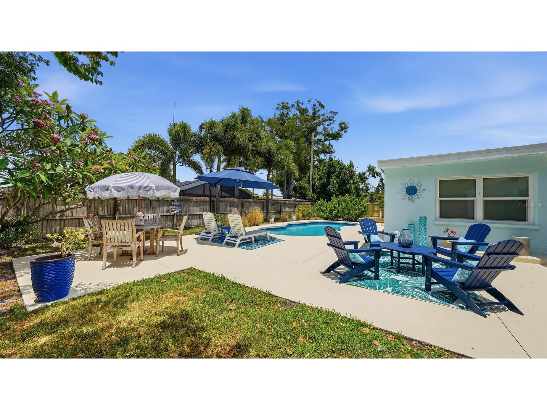 2561 Sunnyside Street Sarasota FL 34239 A4694467 image30