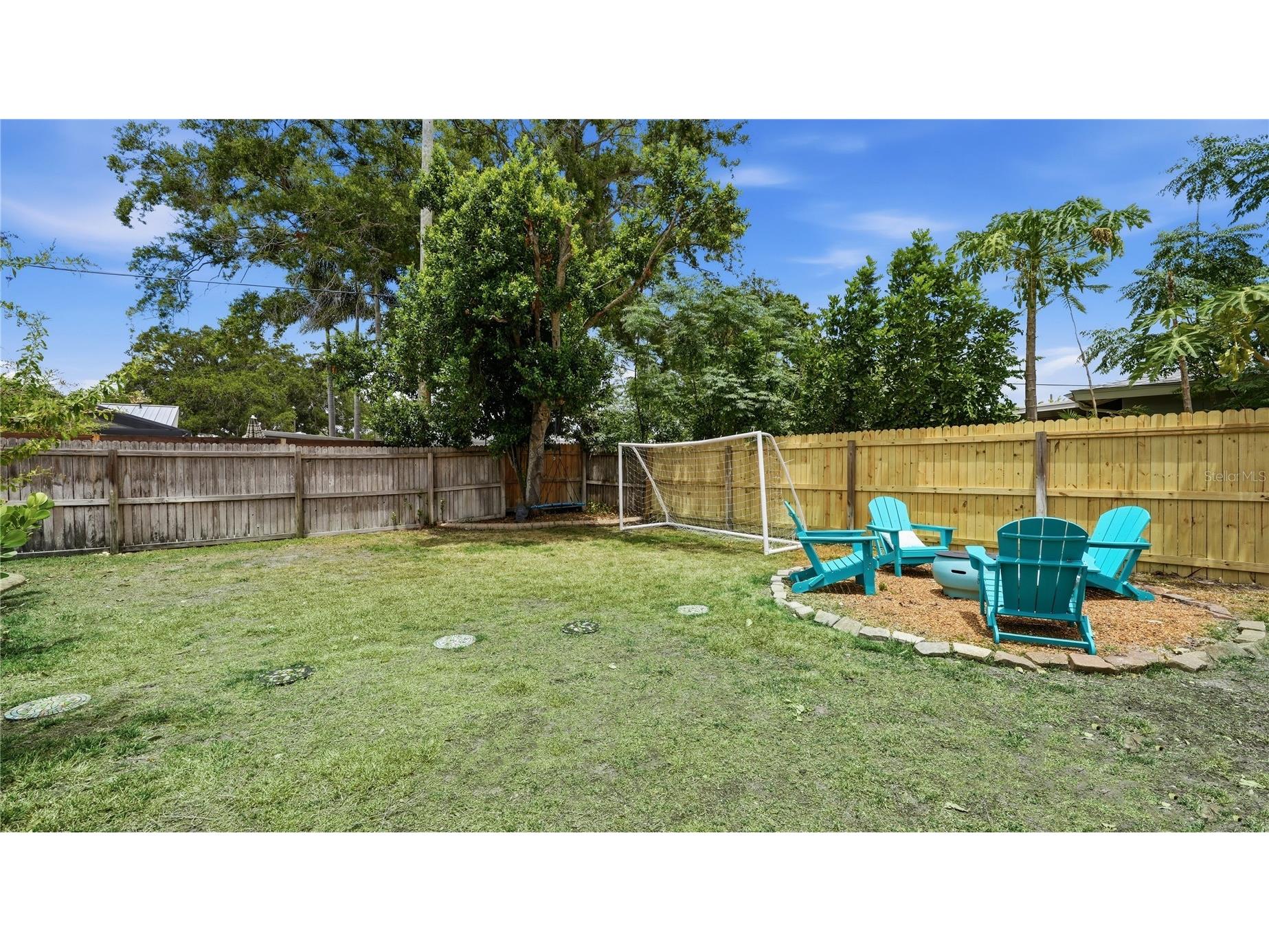 2561 Sunnyside Street Sarasota FL 34239 A4694467 image32