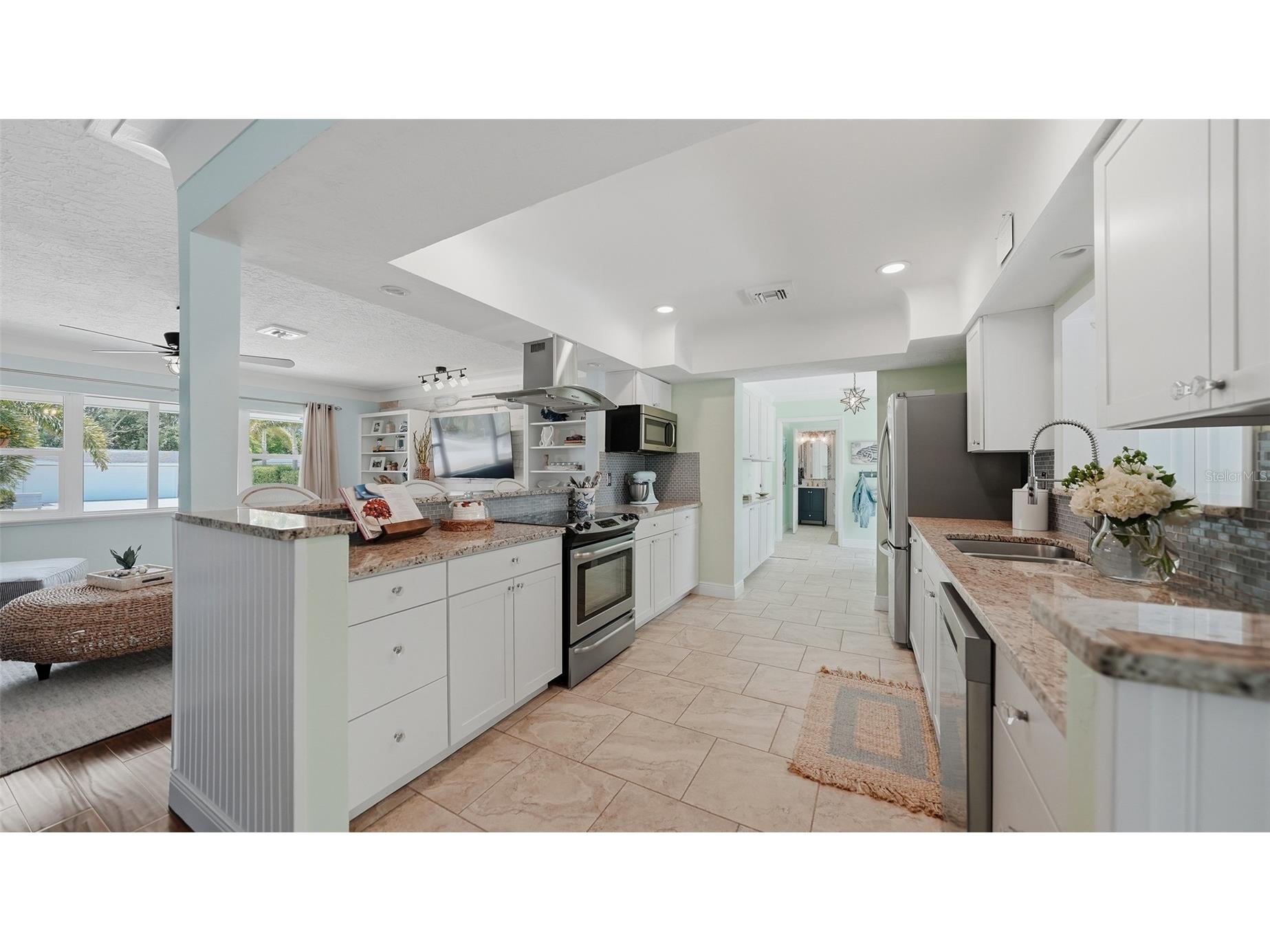 2561 Sunnyside Street Sarasota FL 34239 A4694467 image7