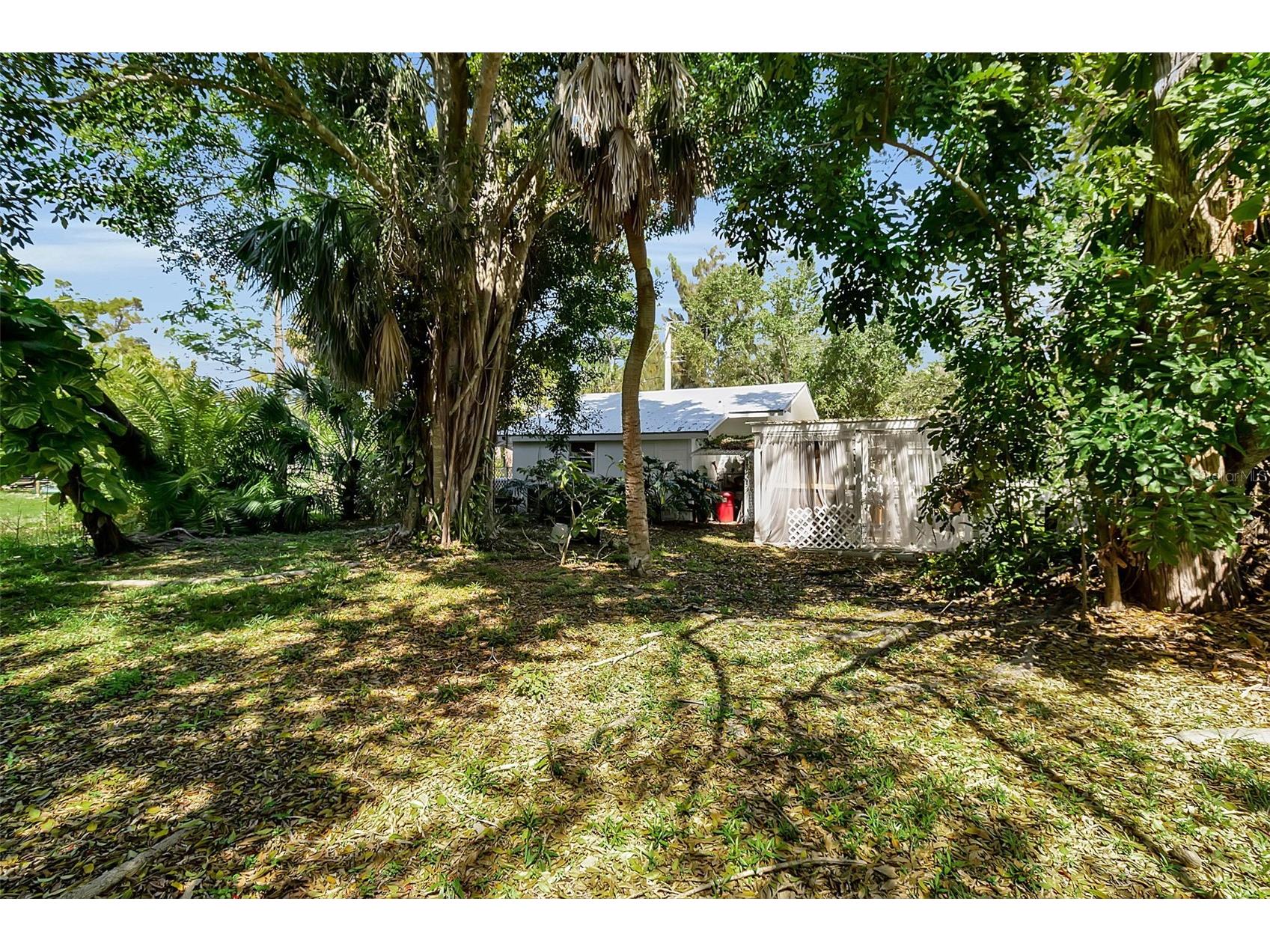 2562 Ashton Road Sarasota FL 34231 A4685871 image25