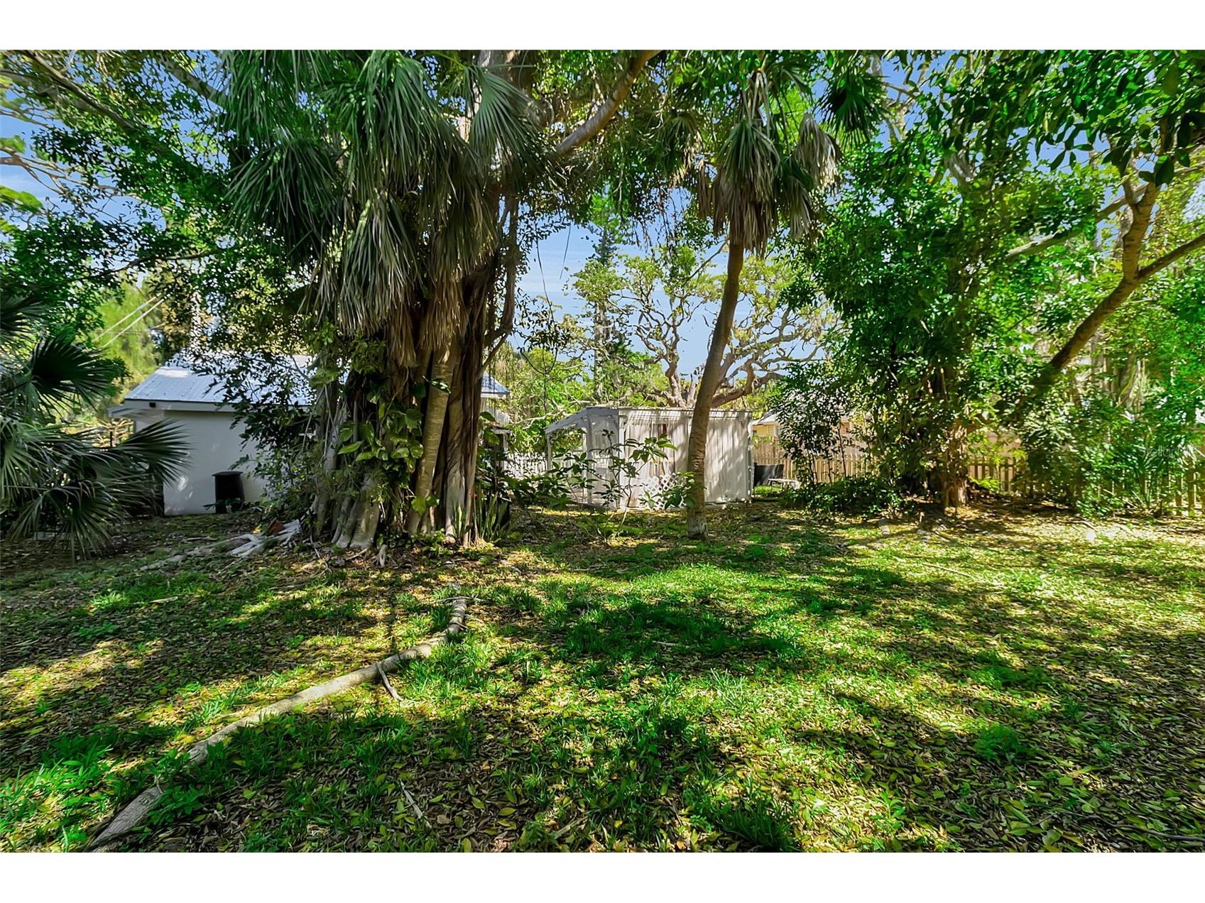 2562 Ashton Road Sarasota FL 34231 A4685871 image26