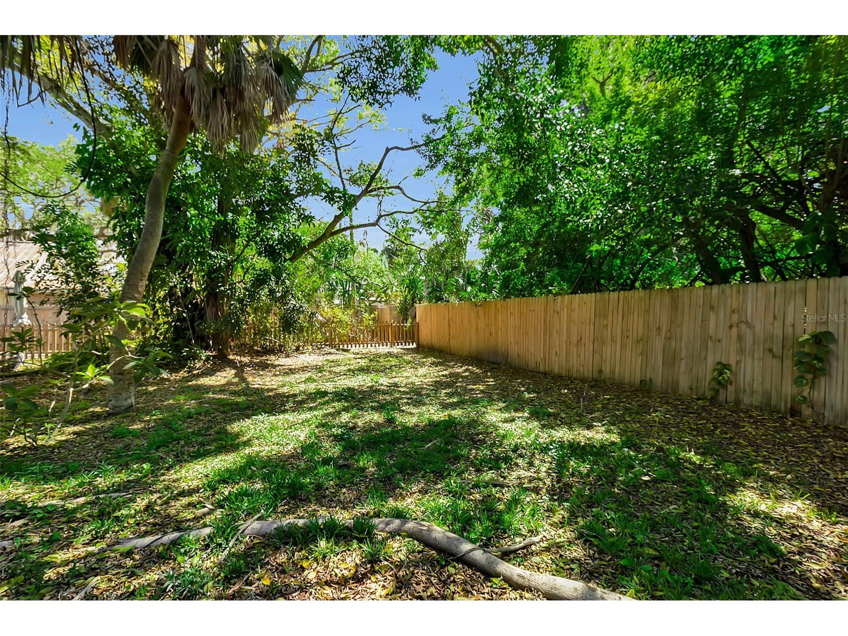 2562 Ashton Road Sarasota FL 34231 A4685871 image27