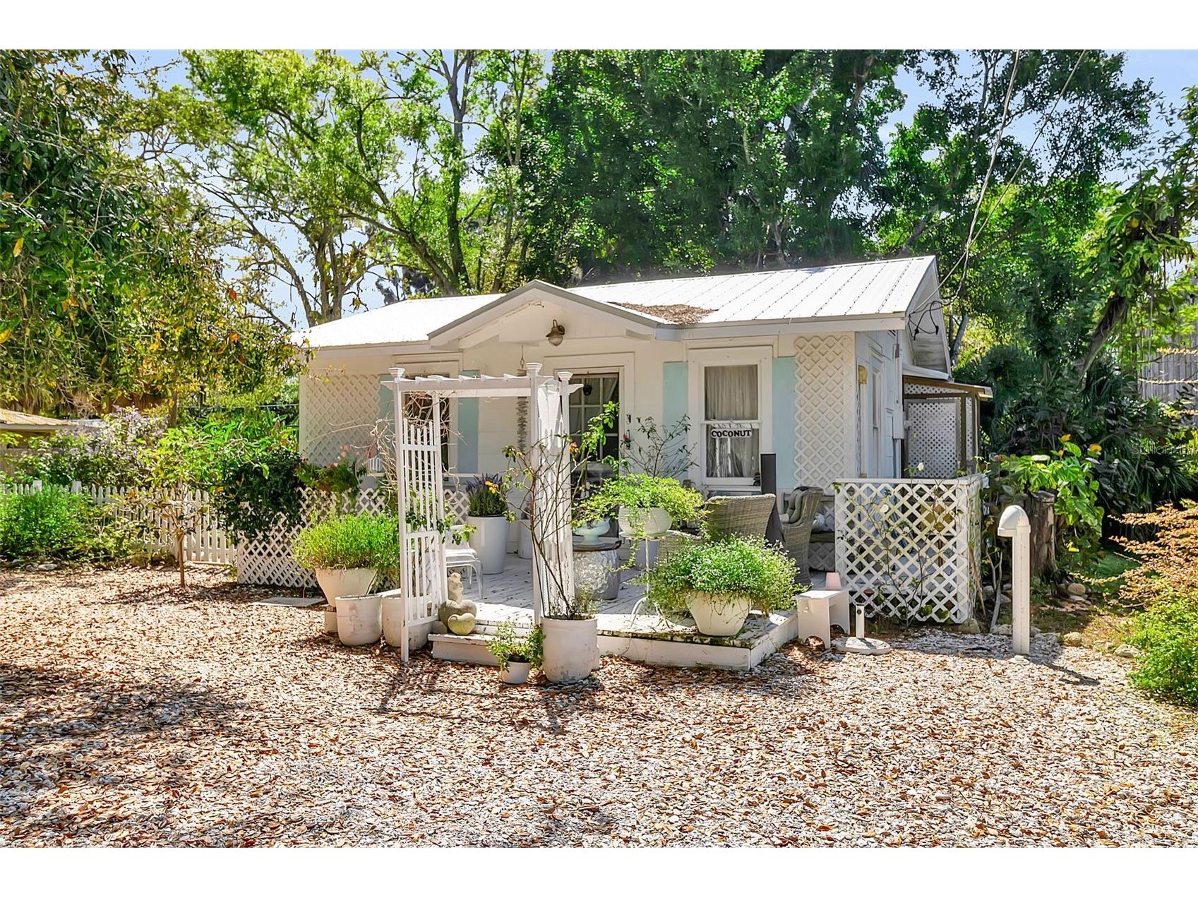 2562 Ashton Road Sarasota FL 34231 A4685871 image3