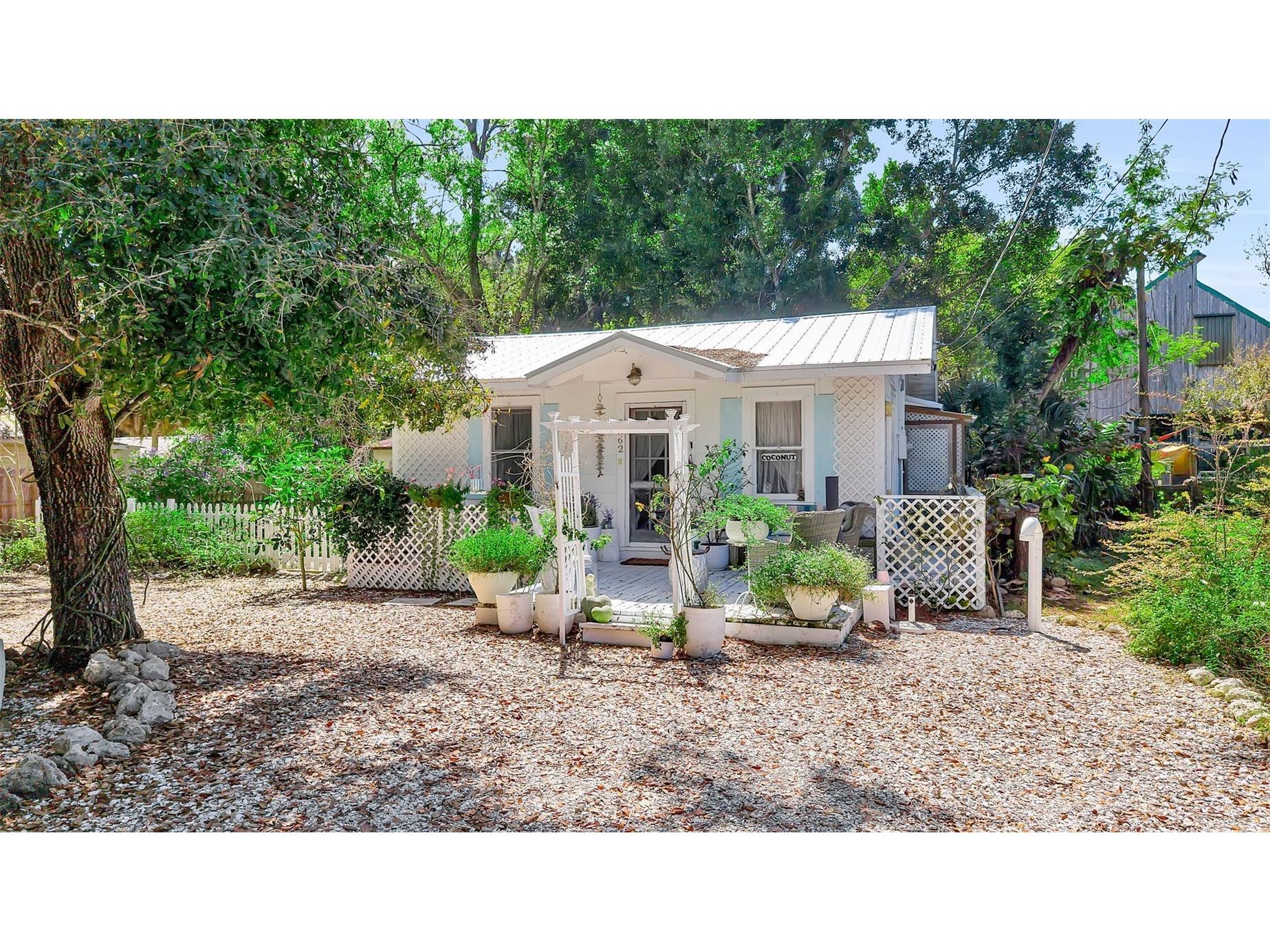 2562 Ashton Road Sarasota FL 34231 A4685871 image30